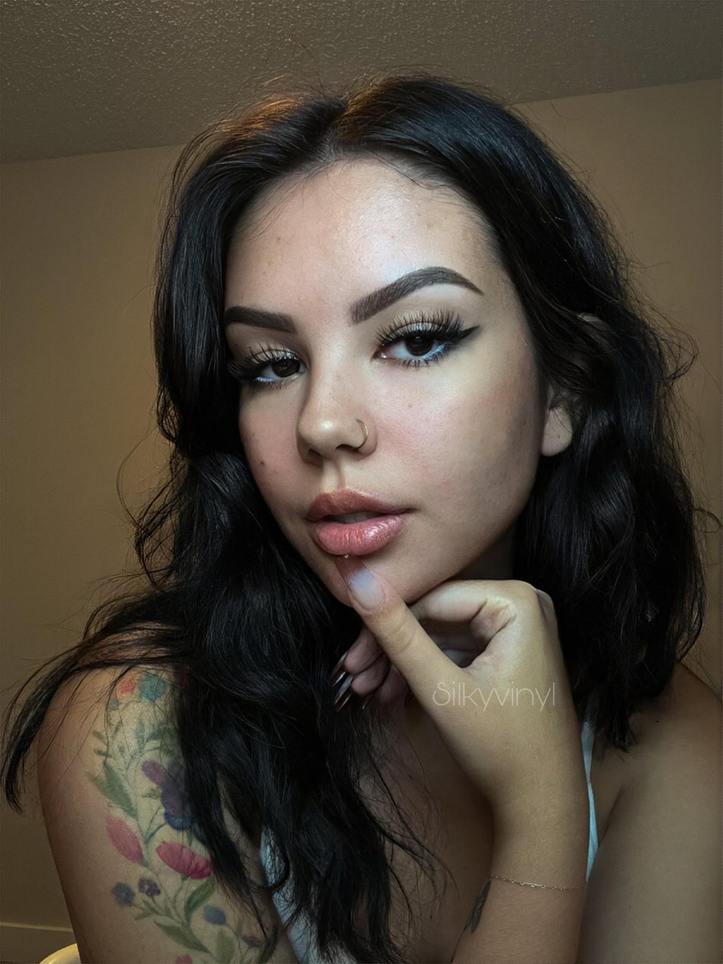 ✨ silkyvinyl ✨ profile image