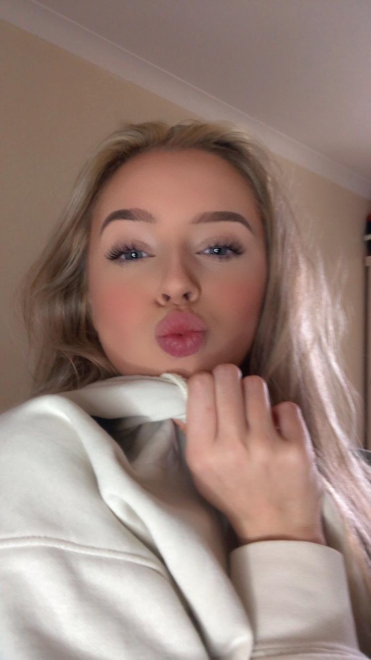 Alexia Woods profile image