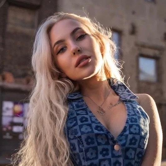 Bella Mur profile image