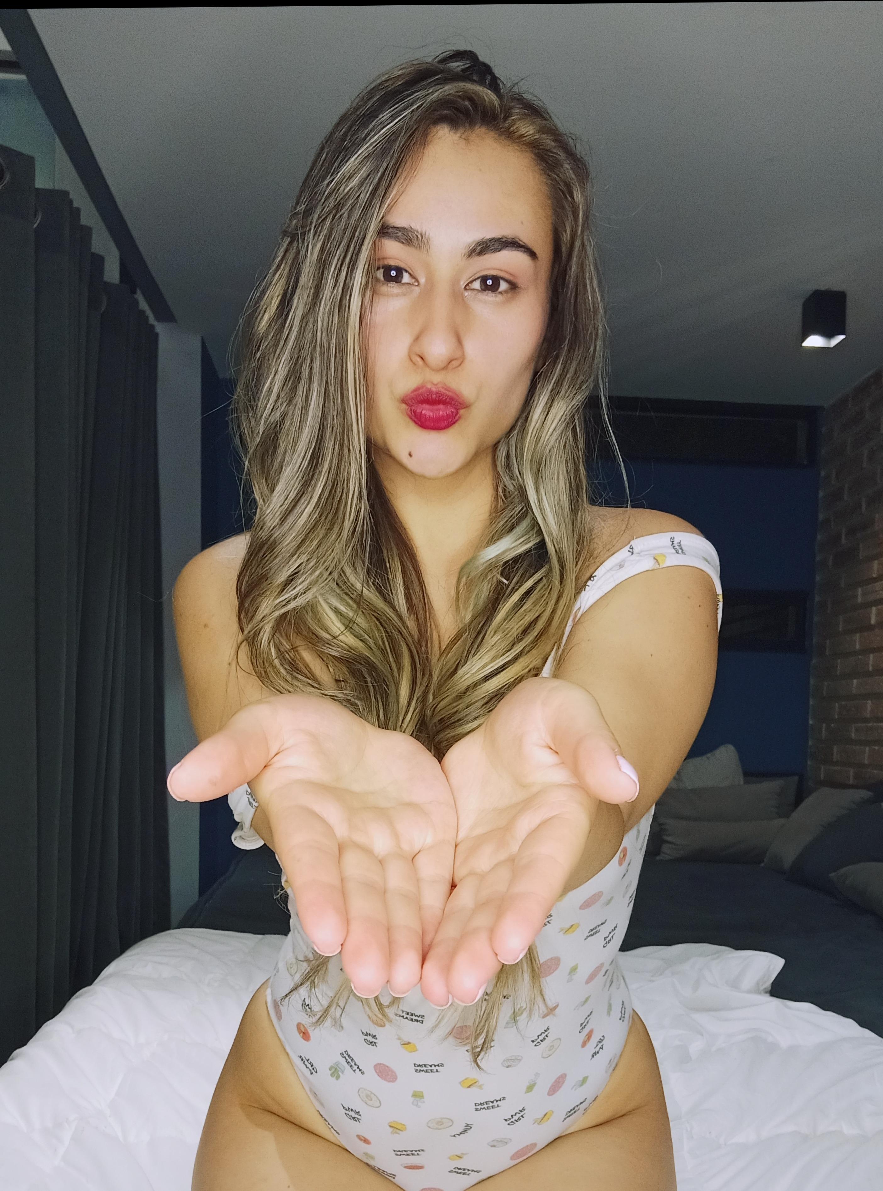 Lovely Paulina ✨ profile image