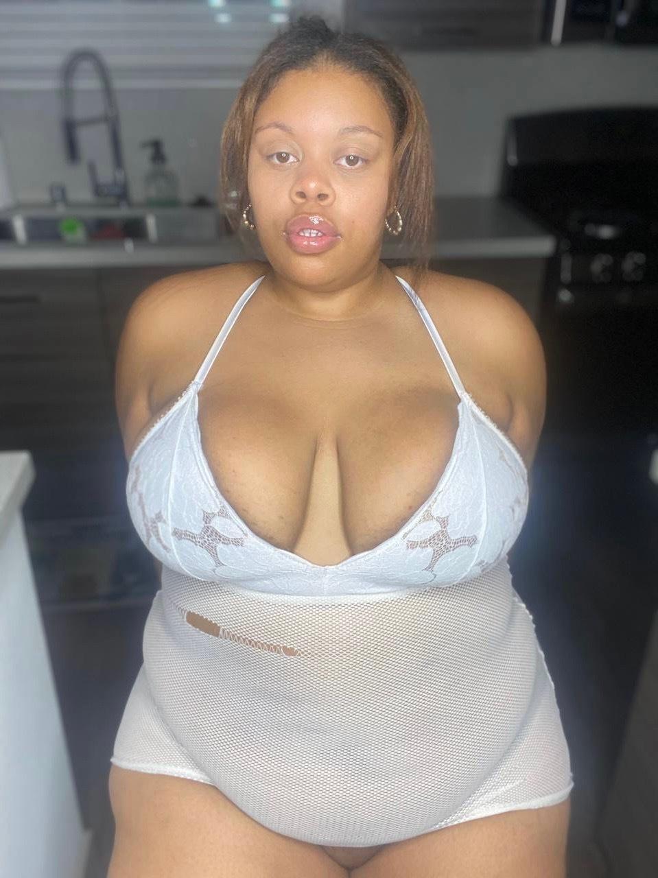 𝗦𝗜𝗡𝗚𝗟𝗘 𝗕𝗕𝗪 𝘿𝙈 𝙈𝙀 🫦 profile image