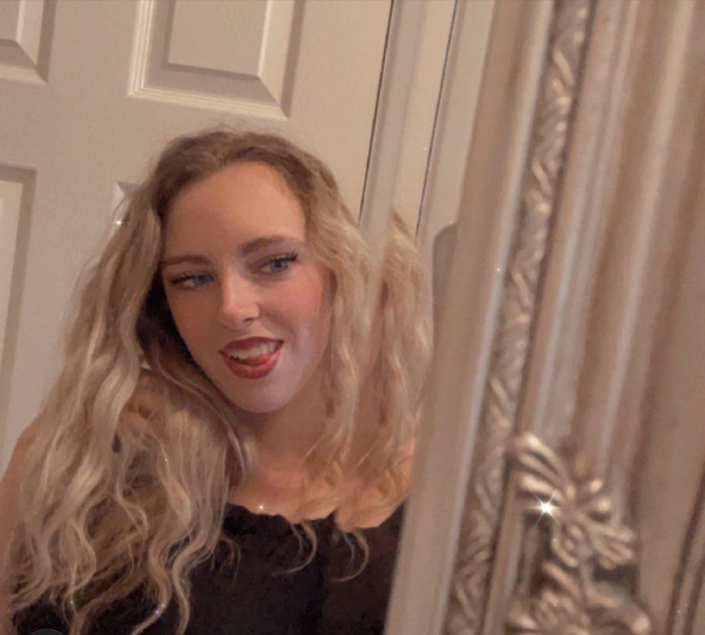 Chloe Louise profile image