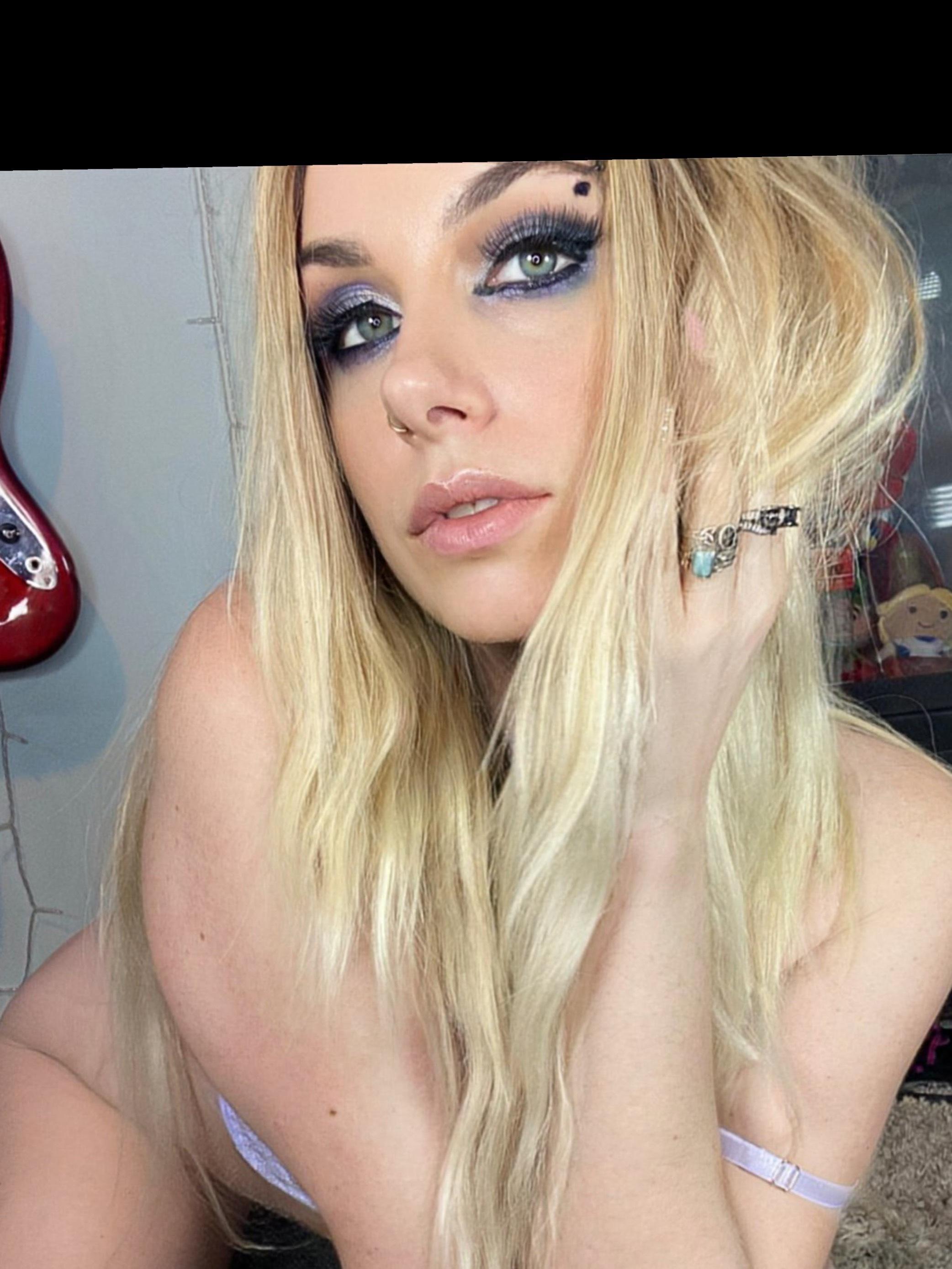 Eva Angelica ⓥⓘⓓⓔⓞ ⓒⓐⓛⓛ🇨🇦 💦💗 profile image