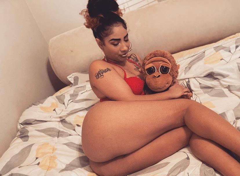 Nicole nieves profile image