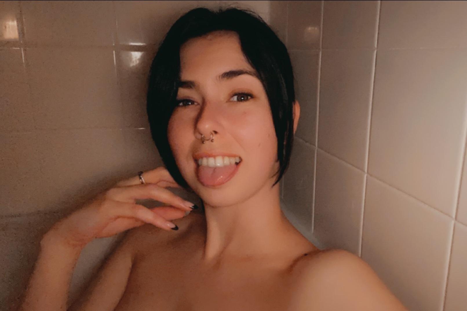 AJ Love 🖤 profile image