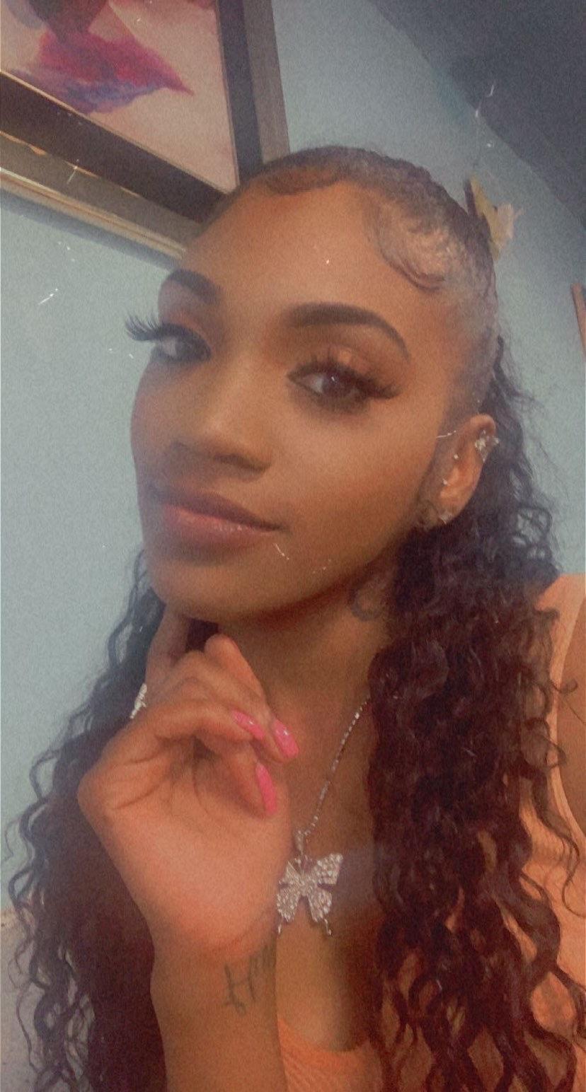 Pretti Pink P profile image