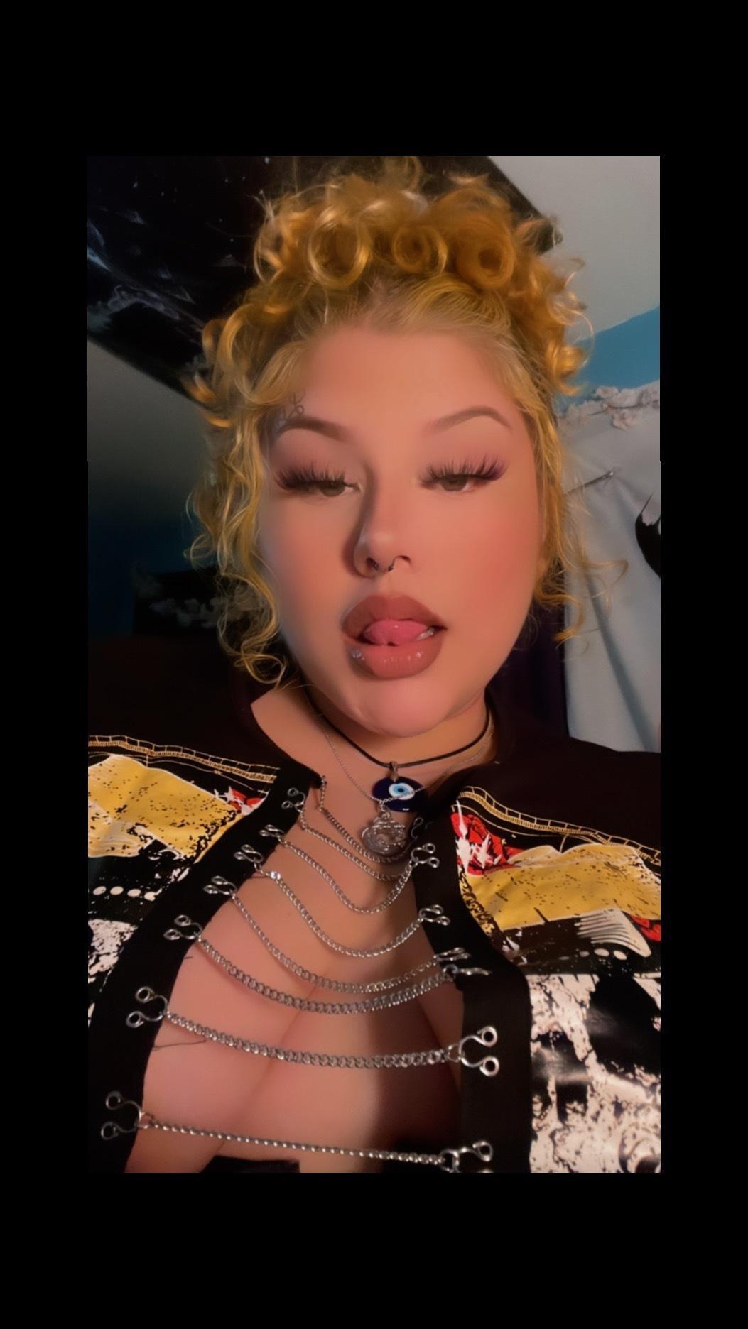 Isabelle🦁💦 profile image