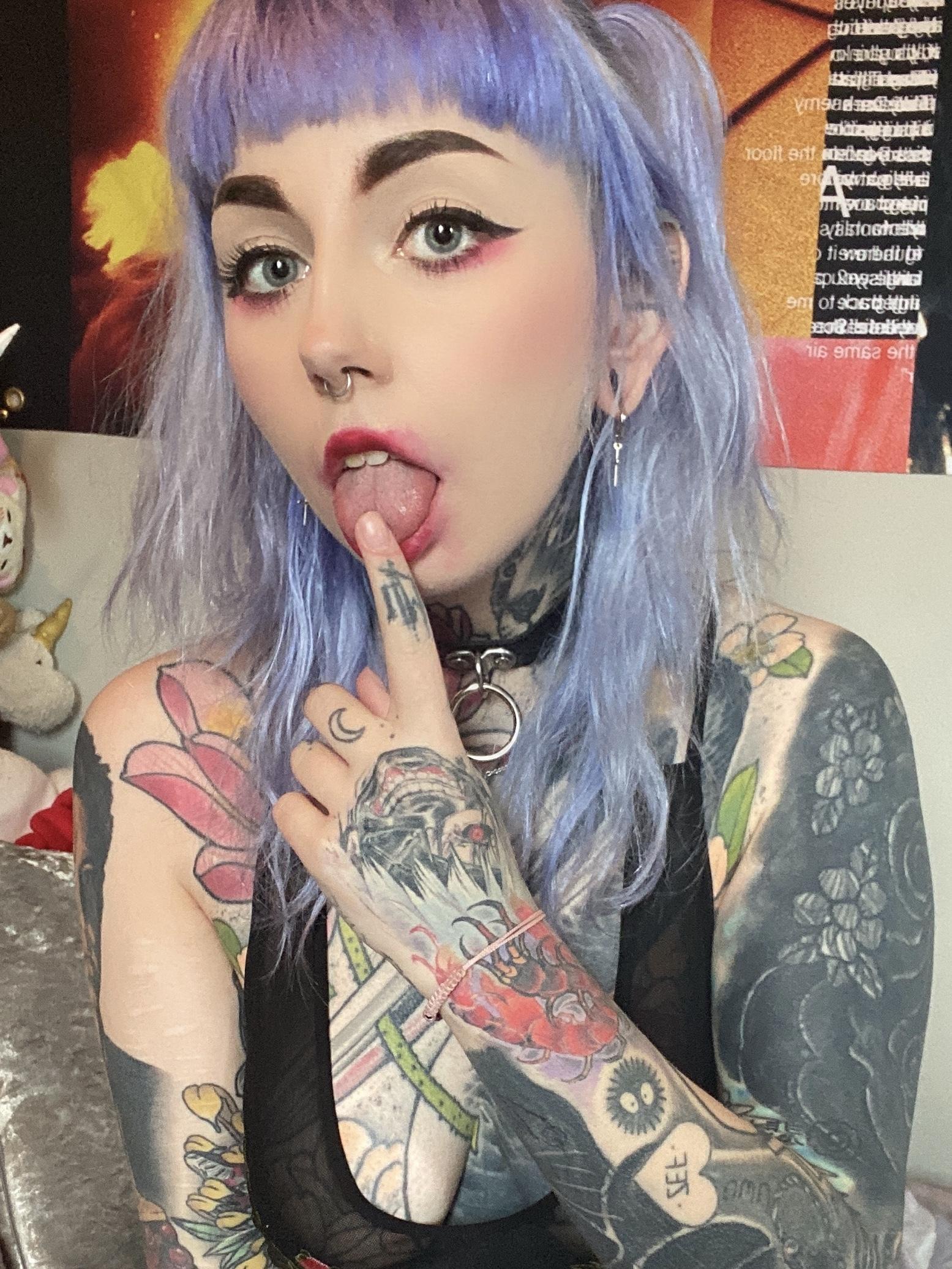 Ur fave anime gf profile image