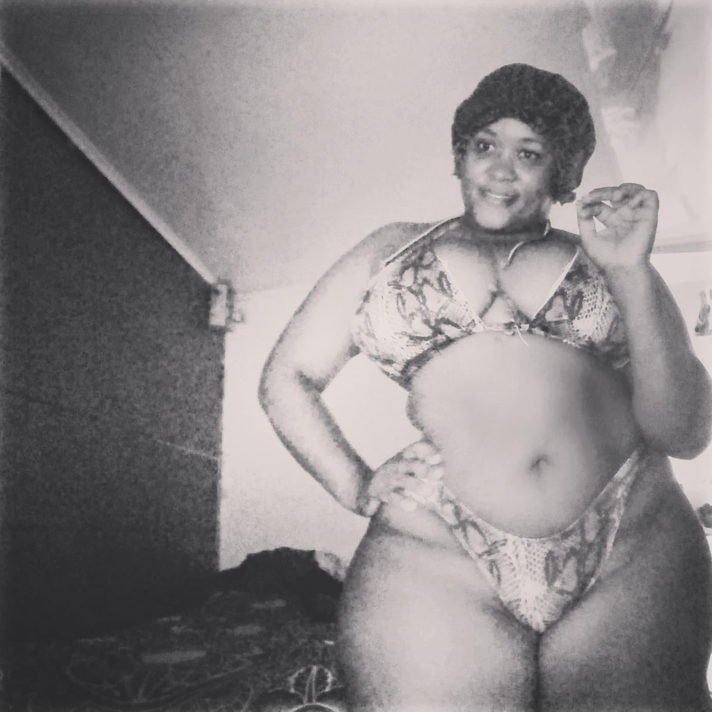 gege curvy profile image