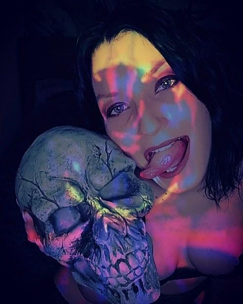 Violet Storm profile image