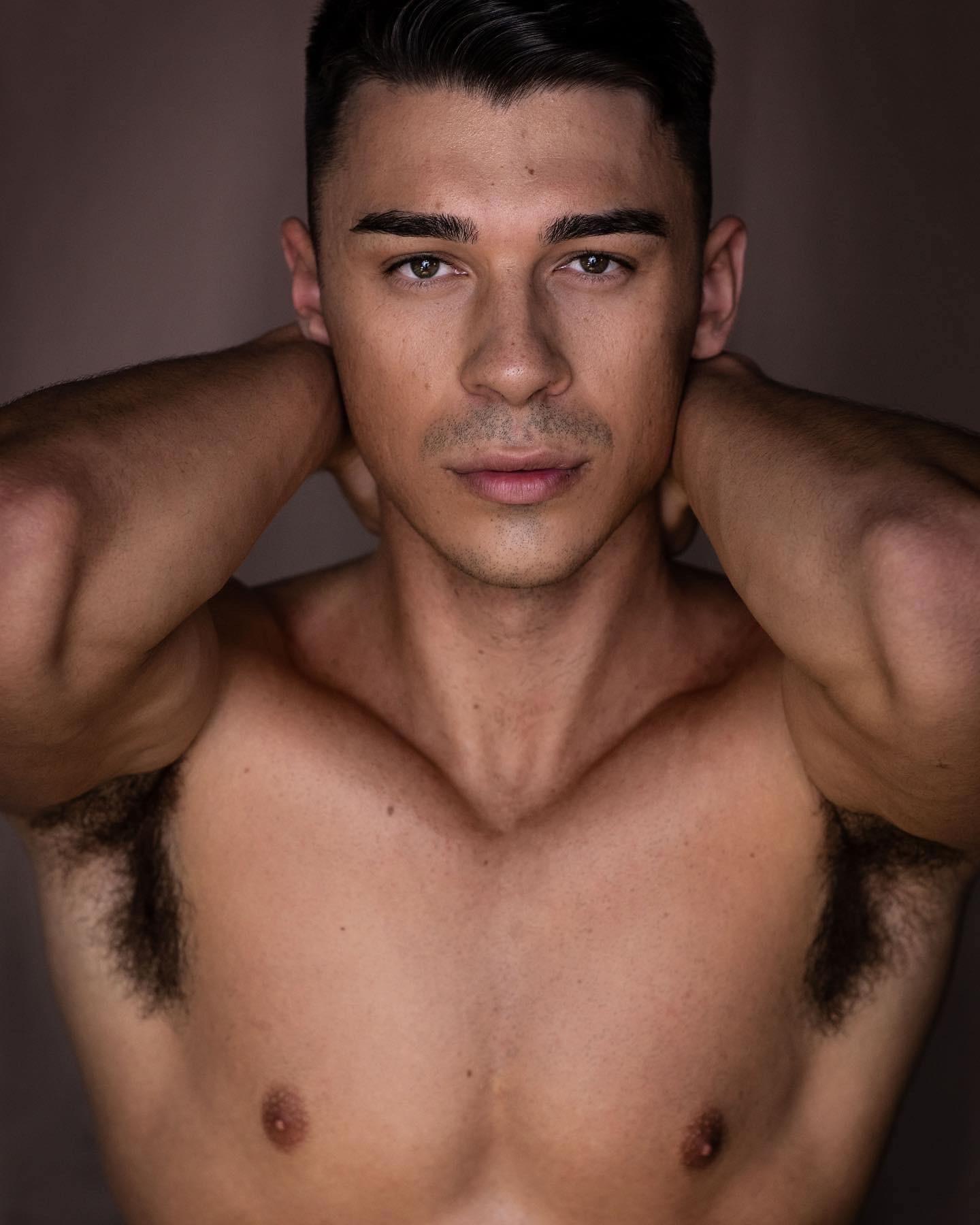 HANDSOME BUCK profile image