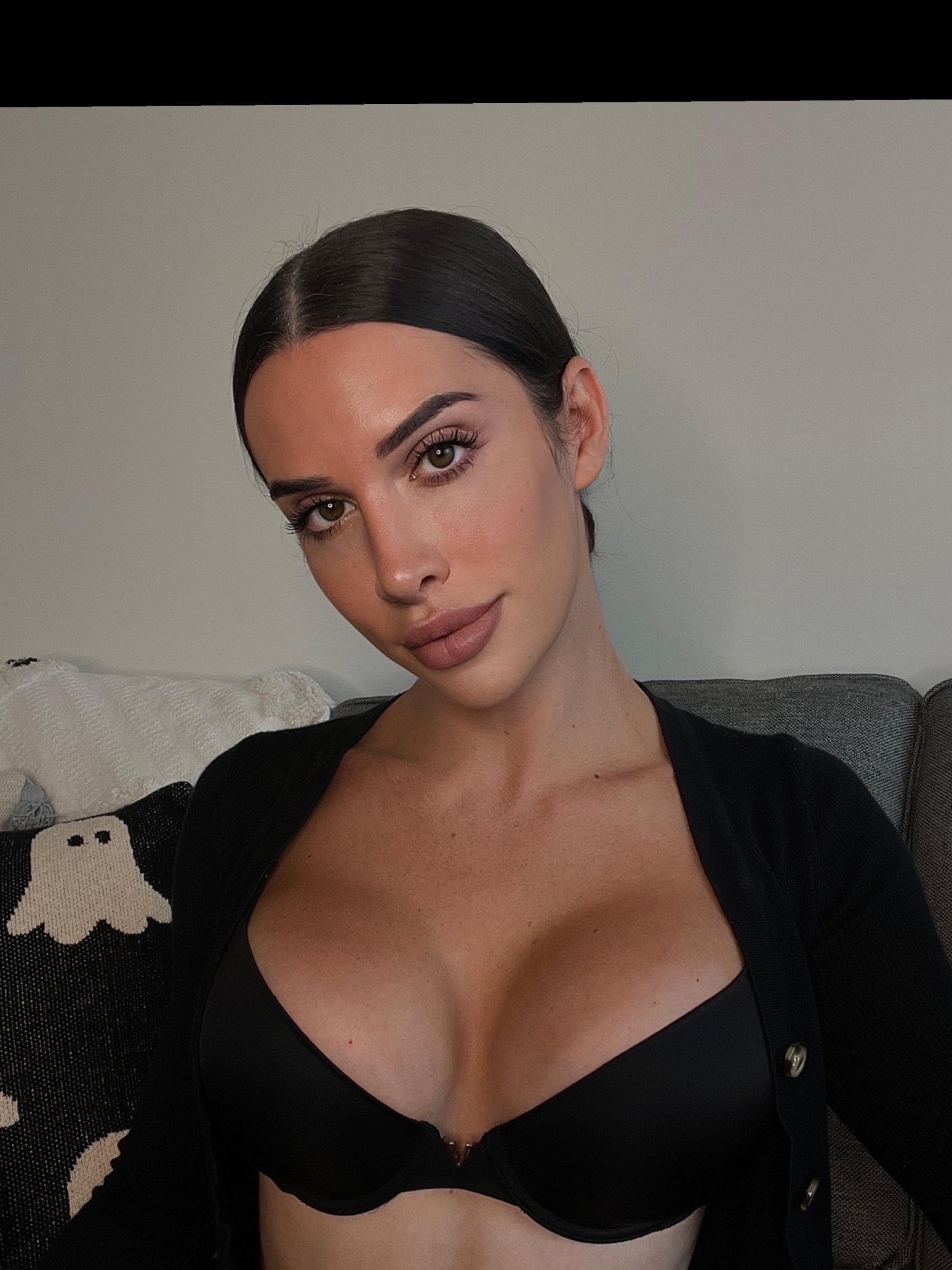 𝐓𝐒 𝐀𝐫𝐢 𝐂𝐡𝐚𝐧𝐞𝐥 🎃👻🧙🏼‍♀️ 𝐂𝐇𝐄𝐂𝐊 𝐃𝐌 profile image