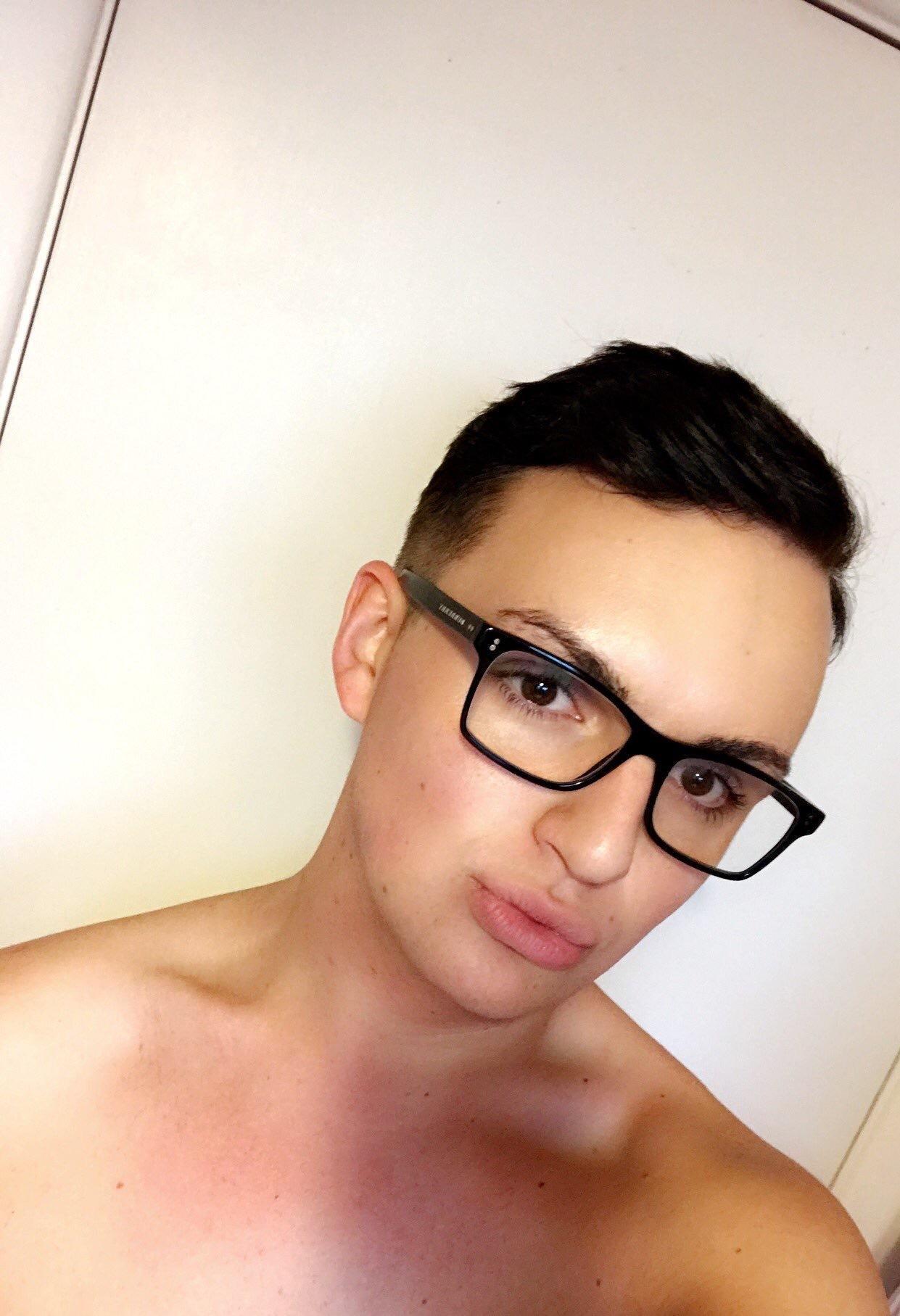 Pretty White Boy profile image