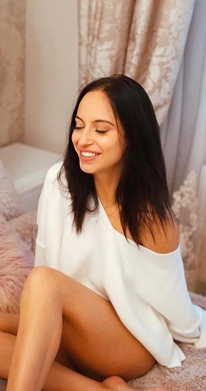 Lovely Jill profile image