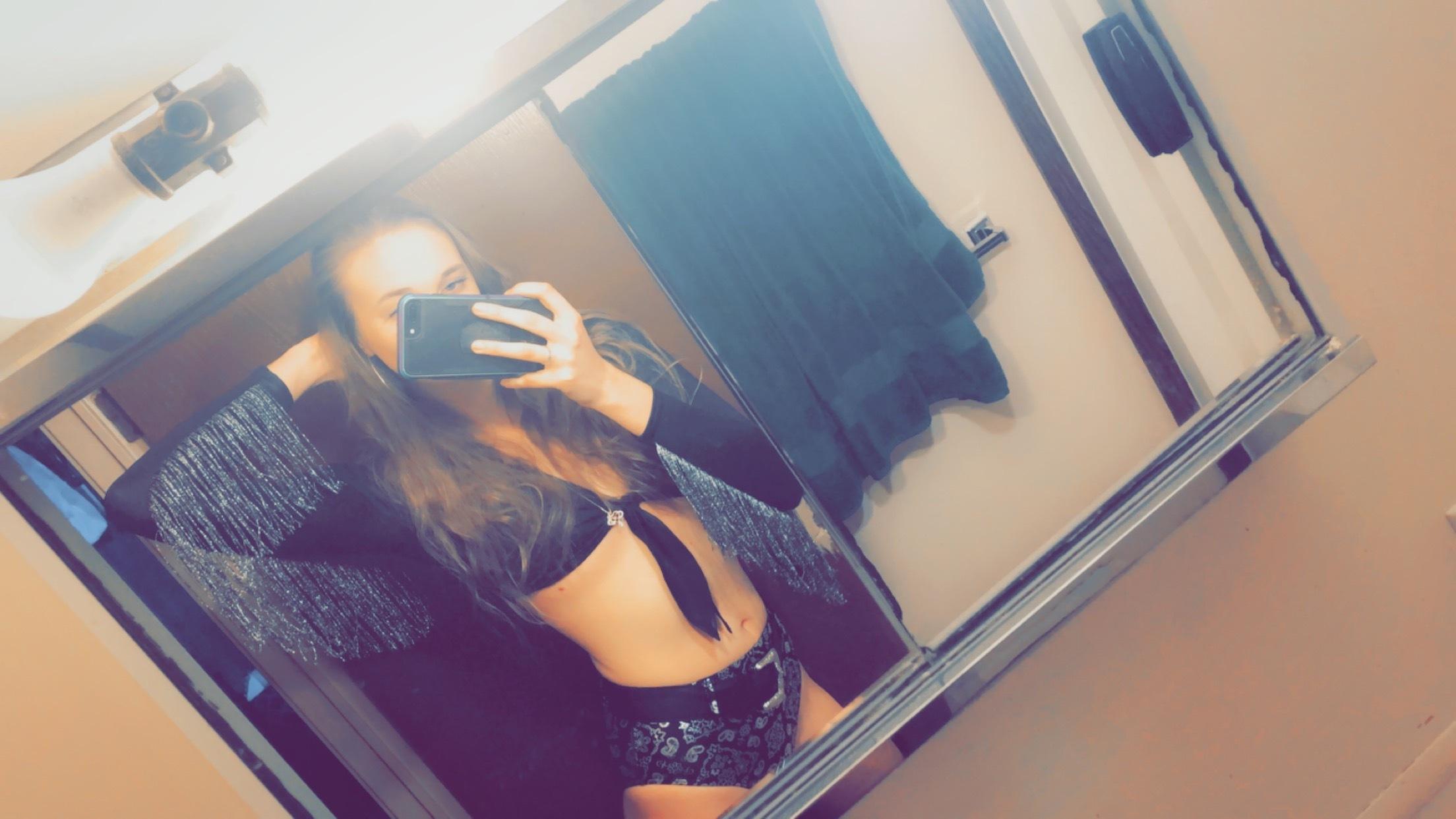 ChelseyLynn 😘 profile image