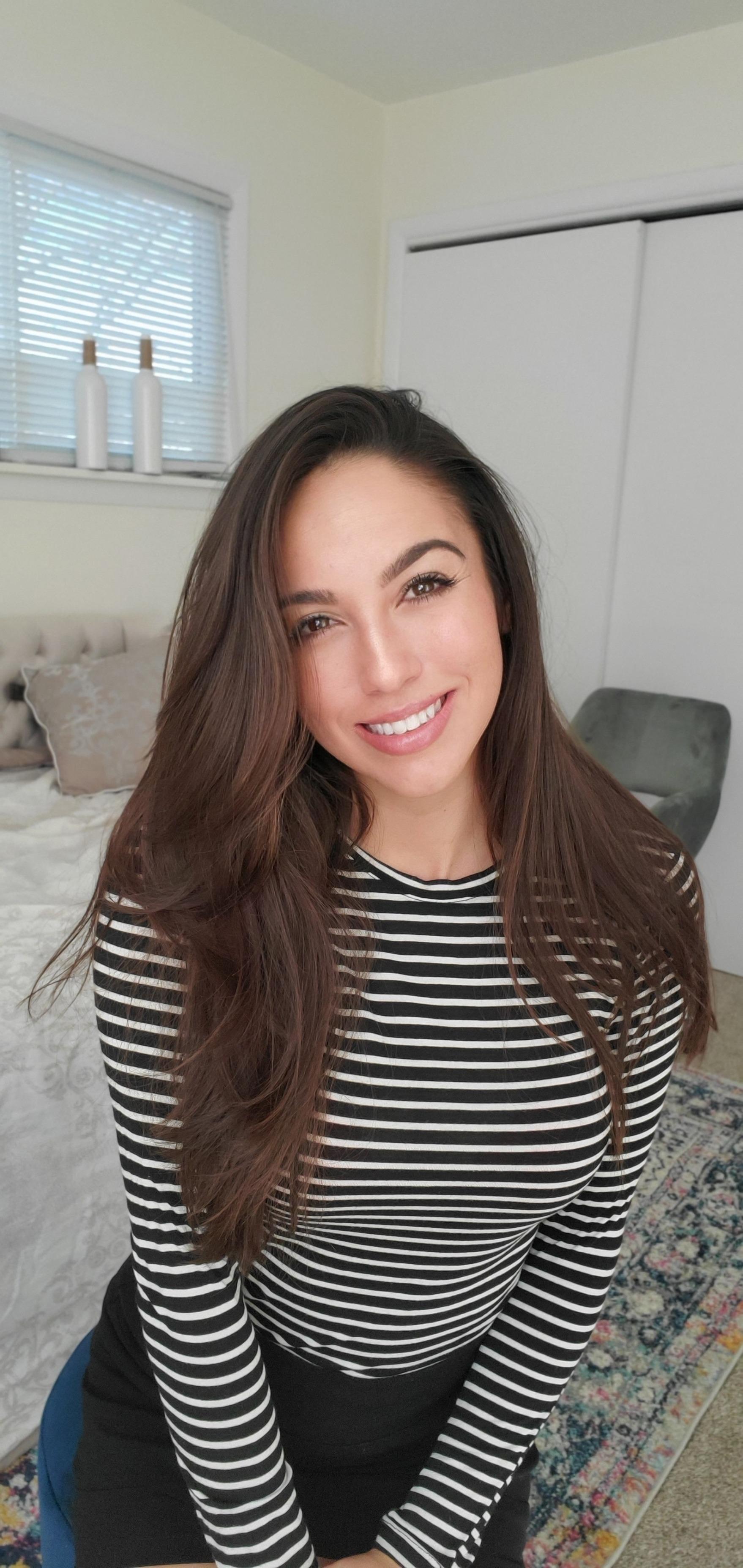 Arianna_Marie profile image