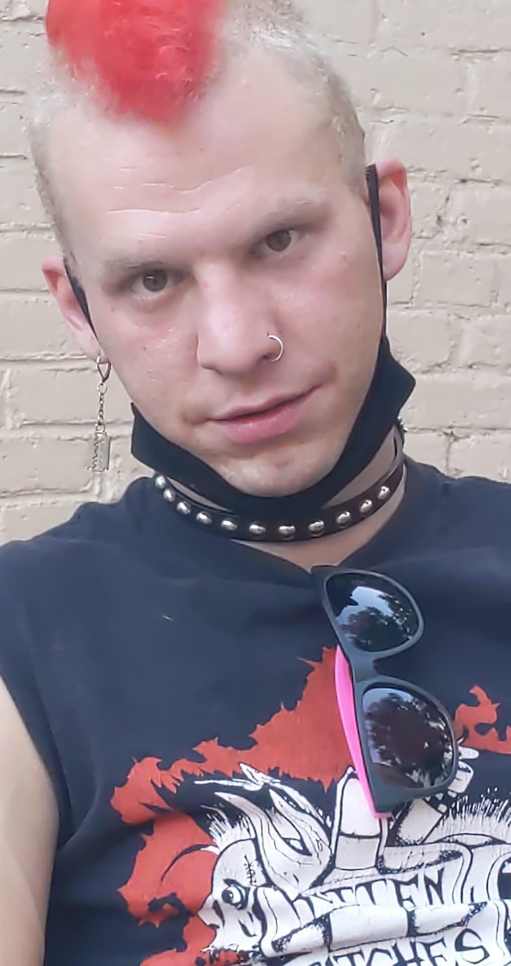 Mike Brëw profile image