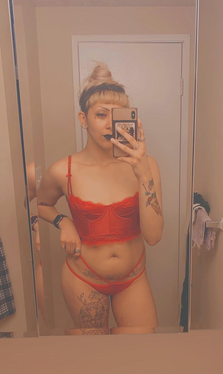 TallGothWife🖤 profile image