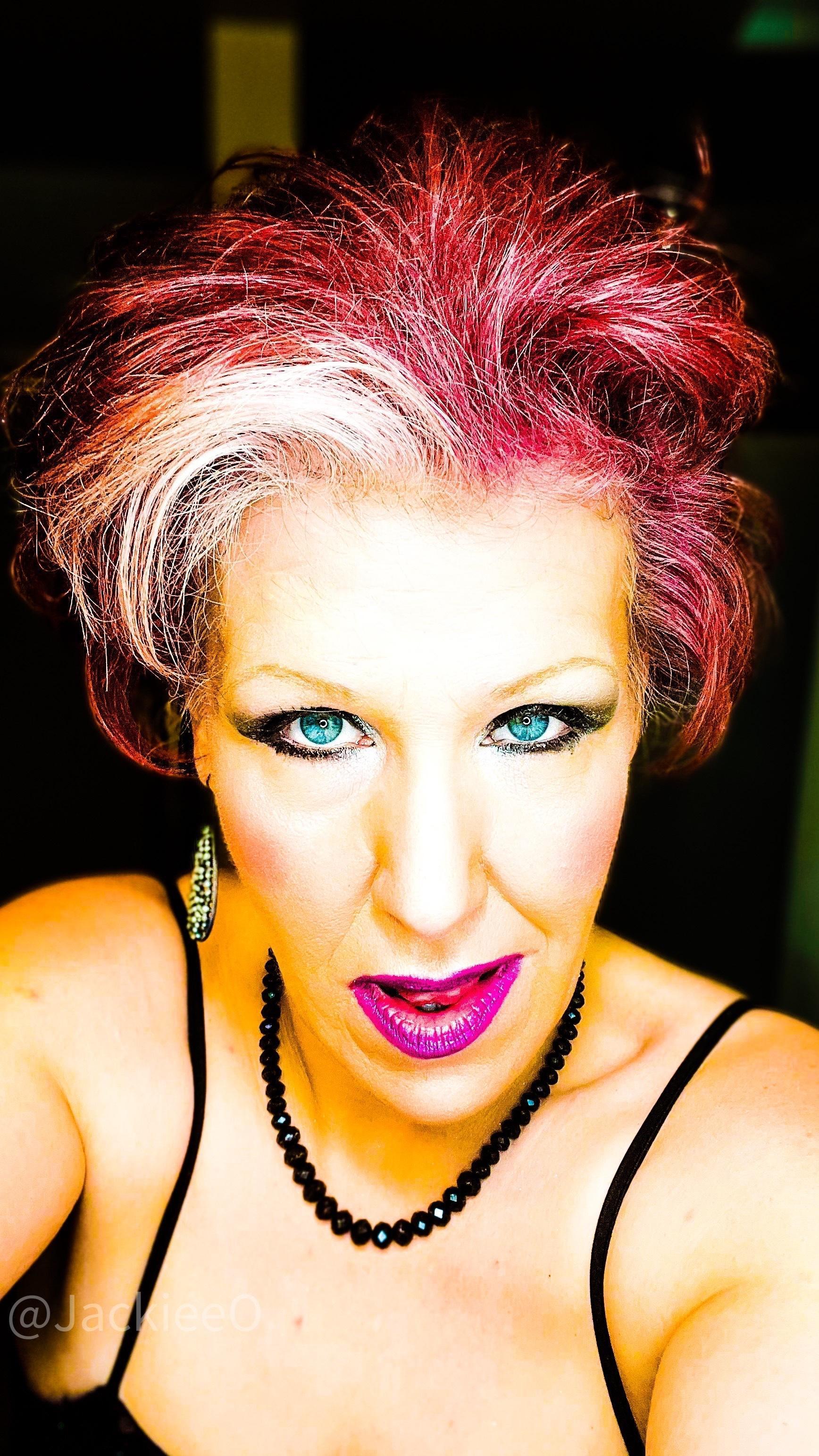 Jackiee Orange profile image