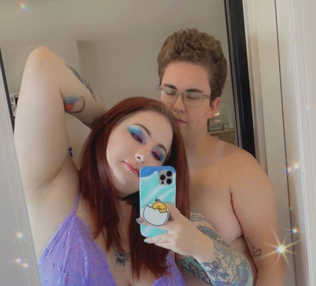 🍕𝒔𝒄𝒂𝒓𝒍𝒆𝒕 ♡ 𝑹𝒐𝒐𝒎𝒎𝒂𝒕𝒆𝒔 ♡ profile image