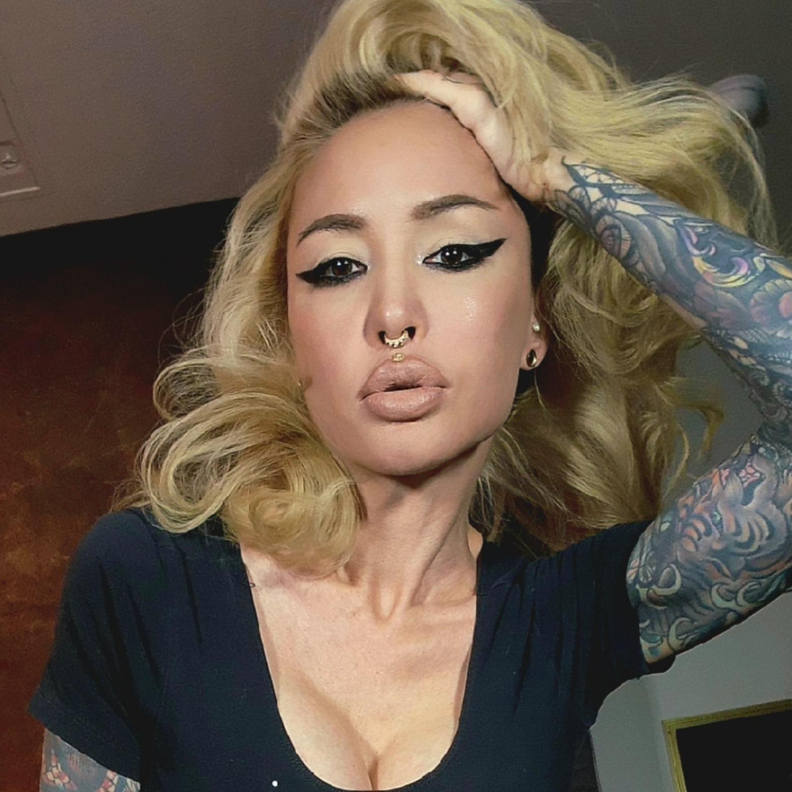 𝐌𝐀𝐒𝐔𝐈𝐌𝐈 𝐌𝐀𝐗 profile image