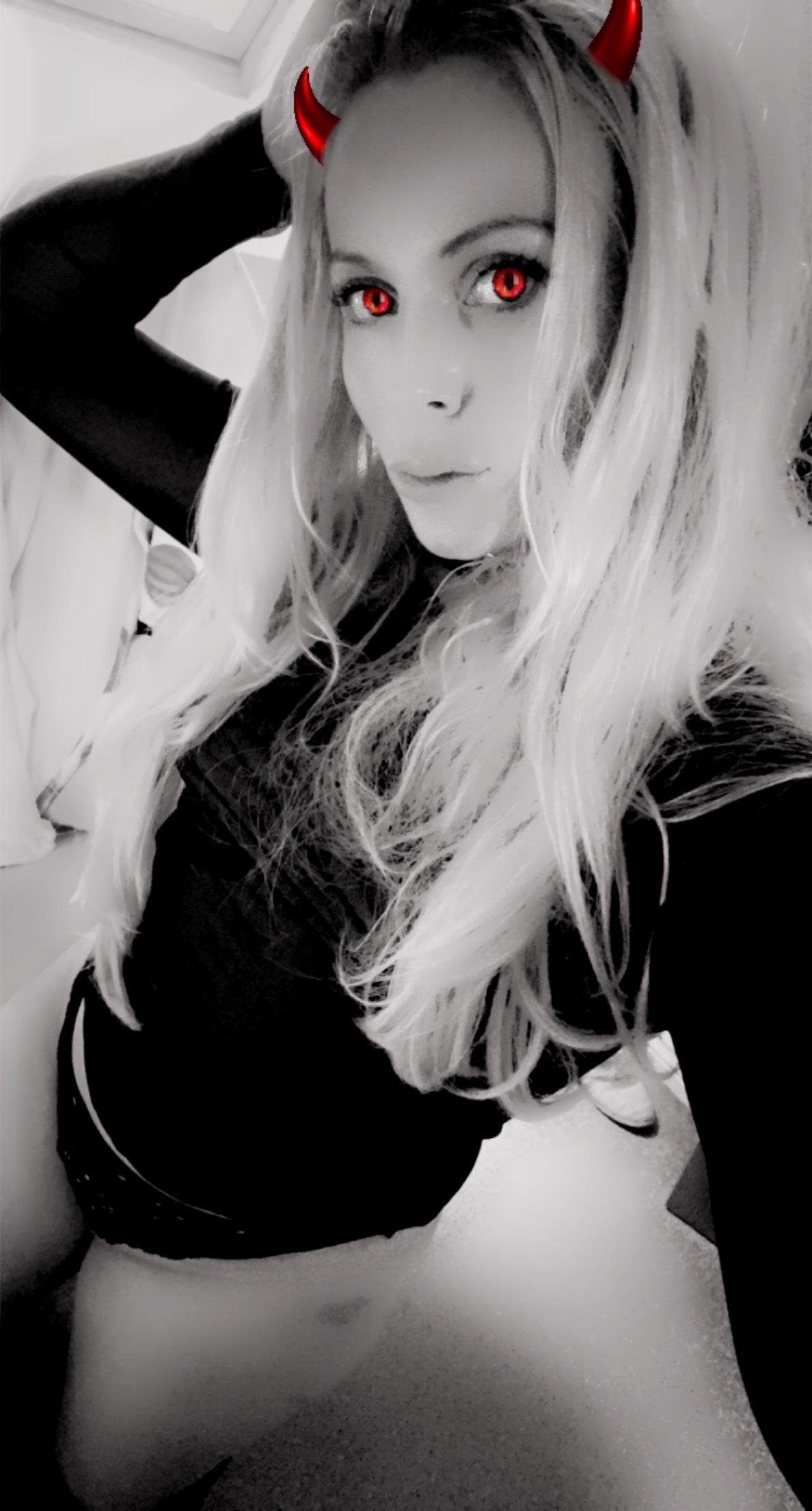 L Dolly profile image