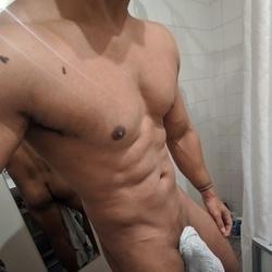 Muscle dude profile image