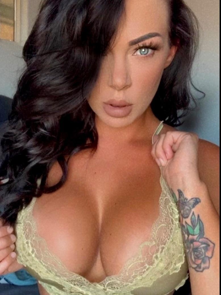 💖𝙃𝙤𝙧𝙣𝙮 𝙇𝙞𝙩𝙩𝙡𝙚 𝙃𝙤𝙪𝙨𝙚𝙬𝙞𝙛𝙚💖 profile image