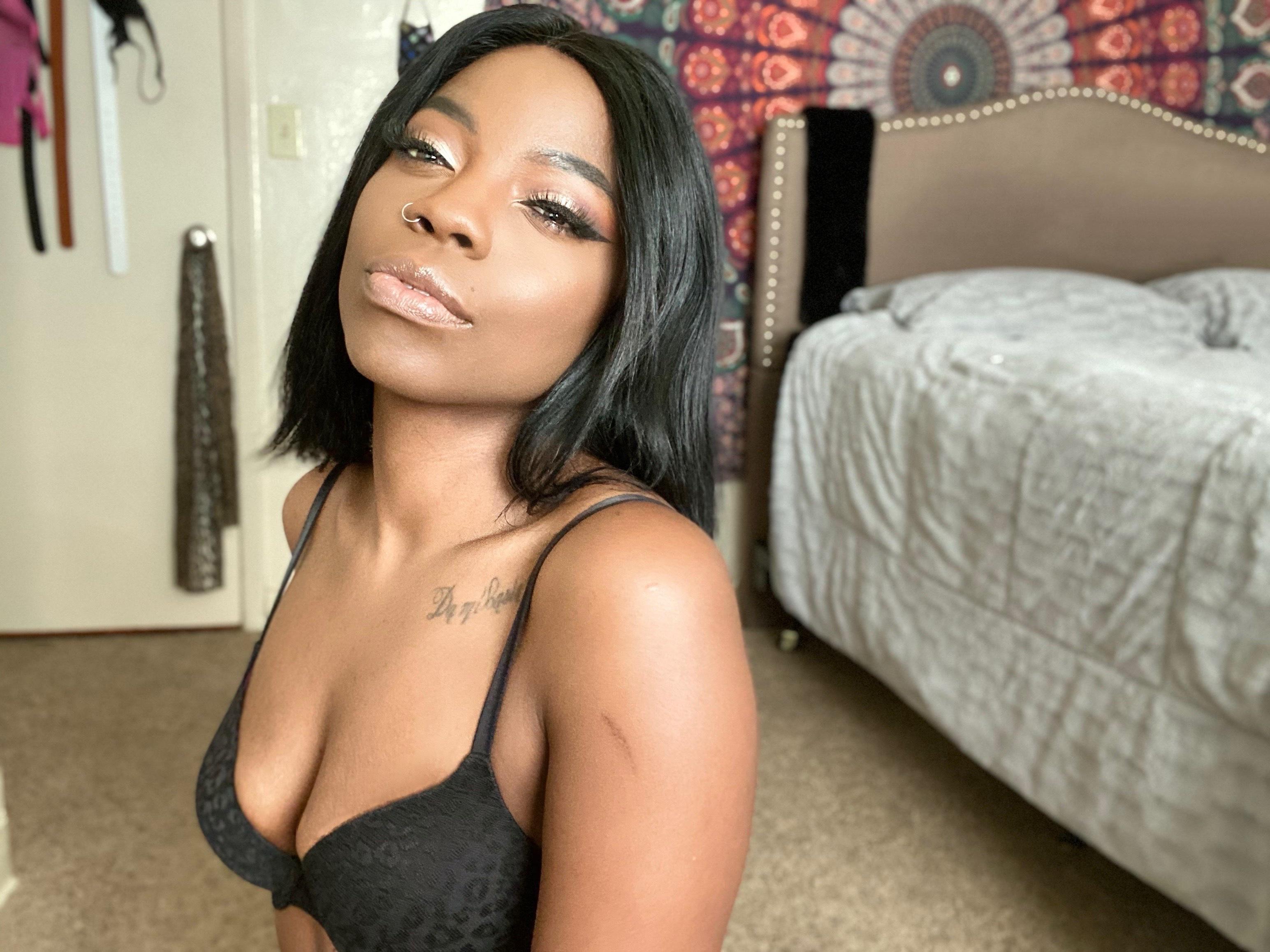 ♥️ Zoe profile image