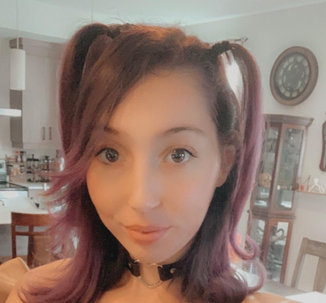 Ève Eden profile image