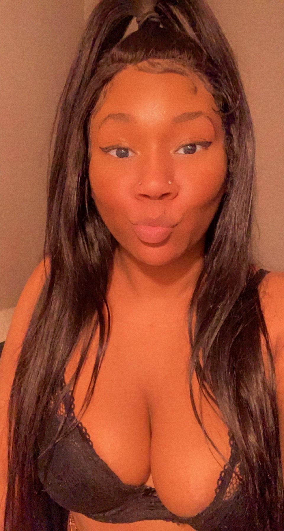 Tina Rae🖤 profile image