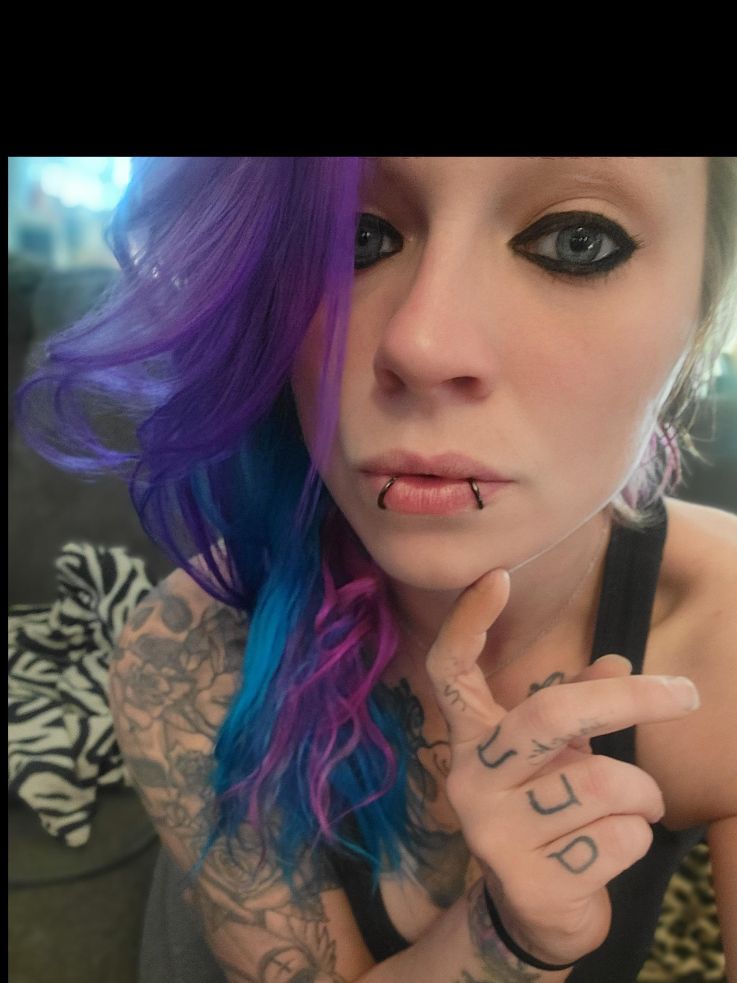 Livngdeadgrl91 profile image