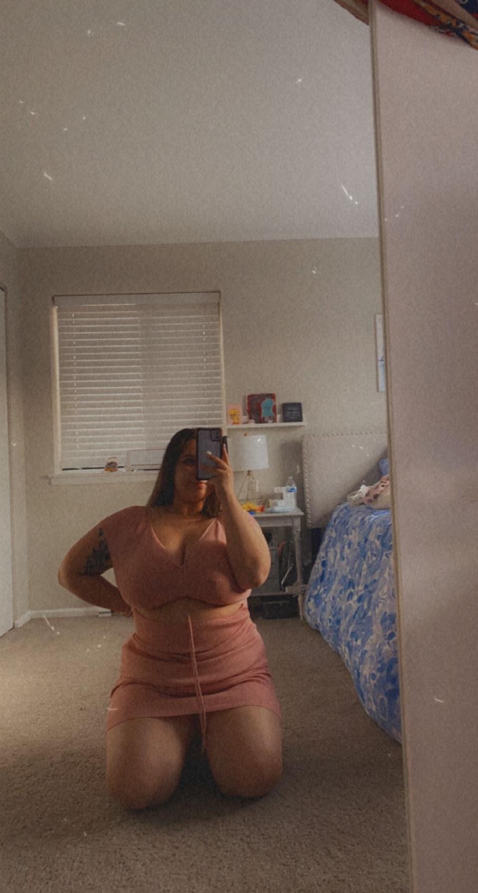 Izzy🍯 profile image