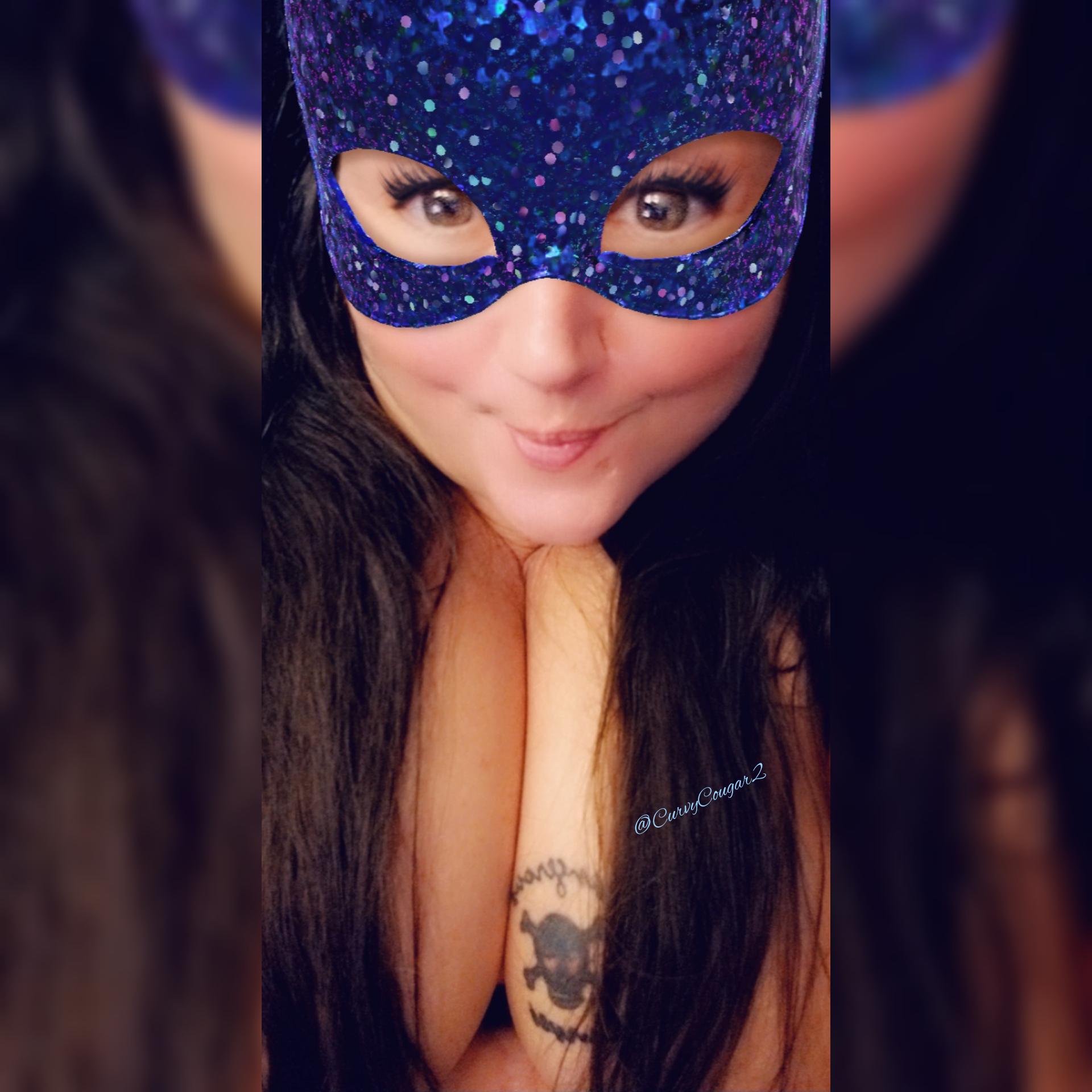 Curvy Cougar 2 profile image