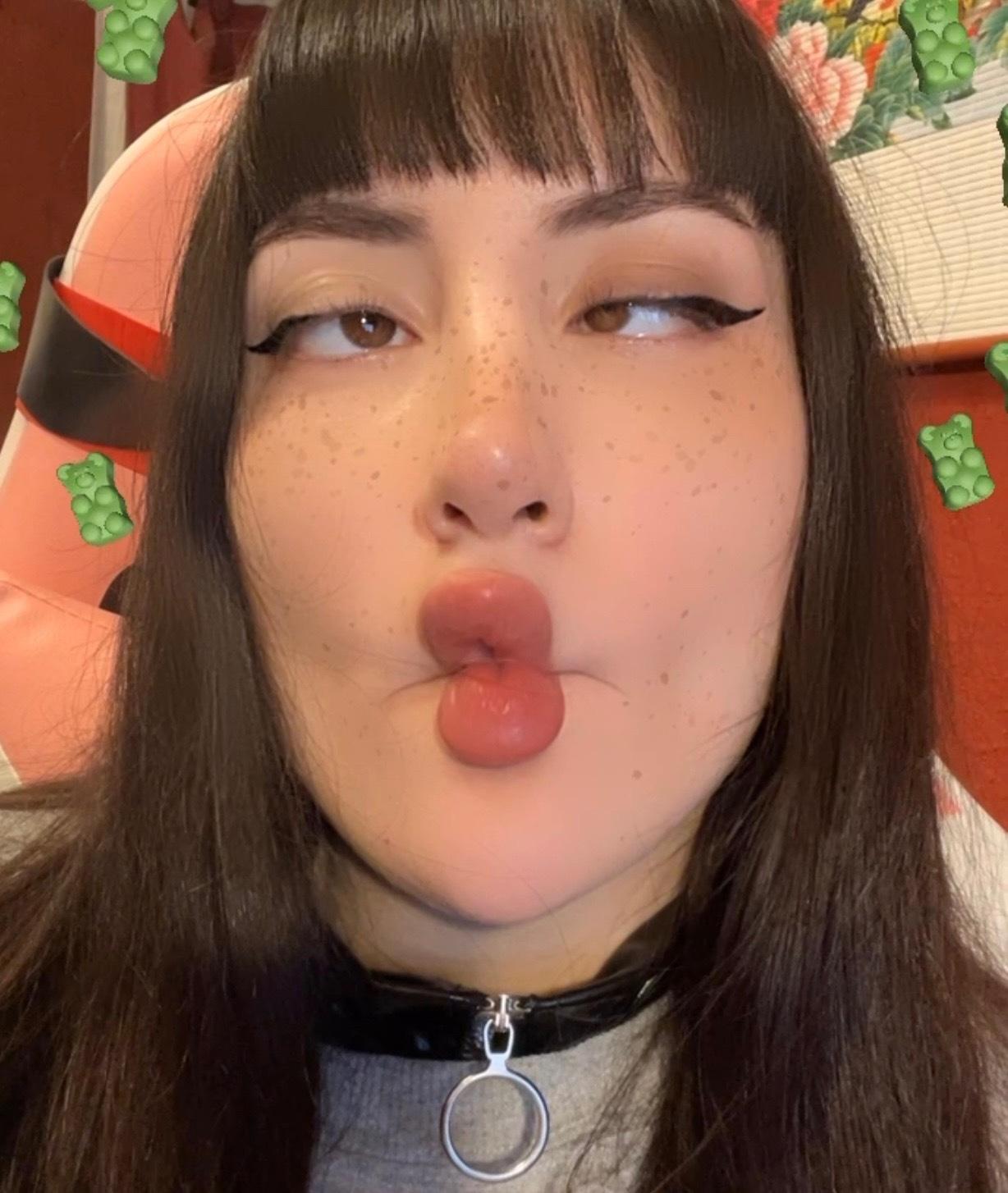 Petite 🖤 profile image