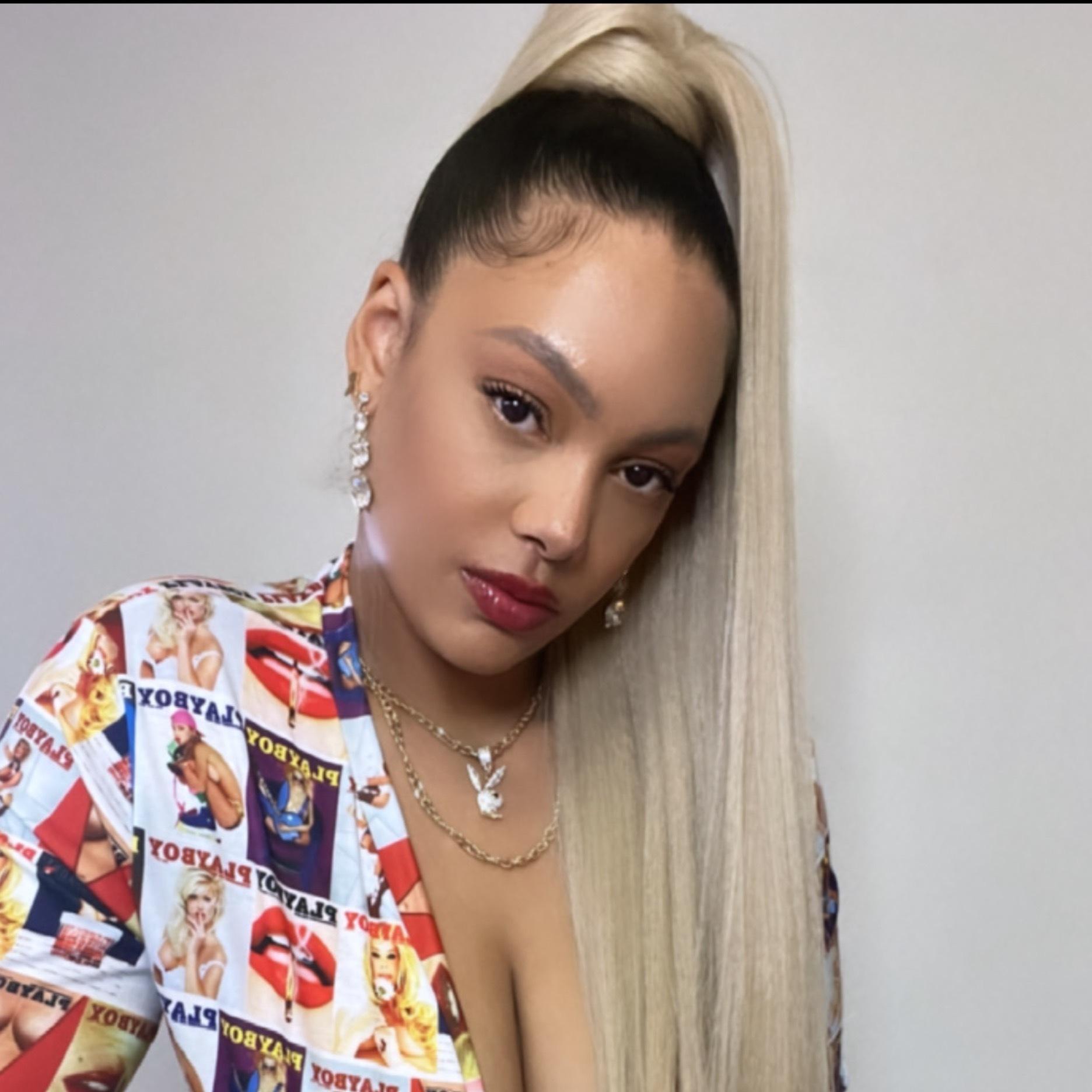 Famous Aria ⚖︎ profile image