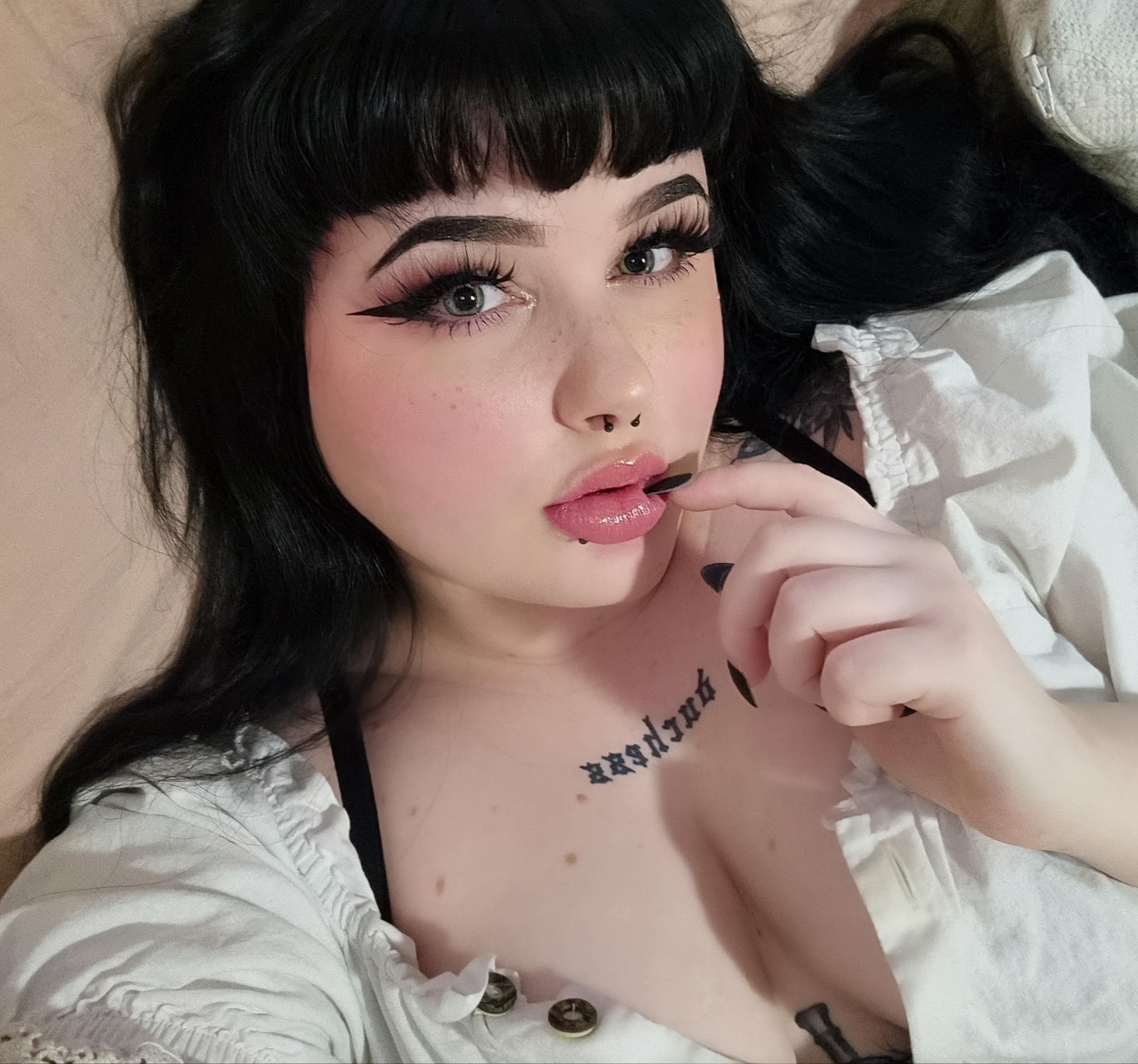 your big tiddy alt gf ♡ profile image