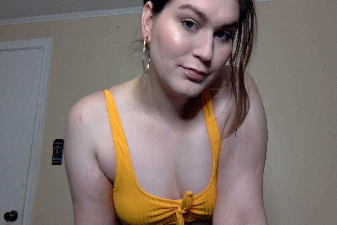 Violet Thorne profile image