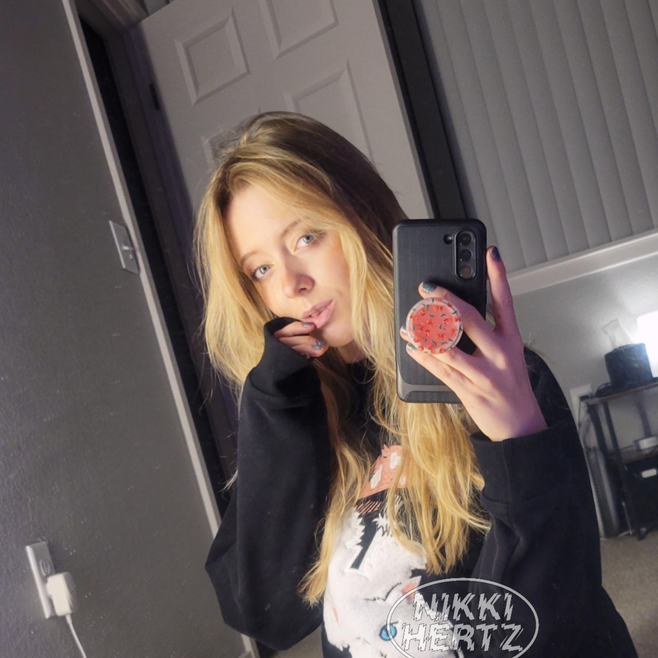 ❤ Goof-next-door ❤ Nikki Hertz ❤️ profile image