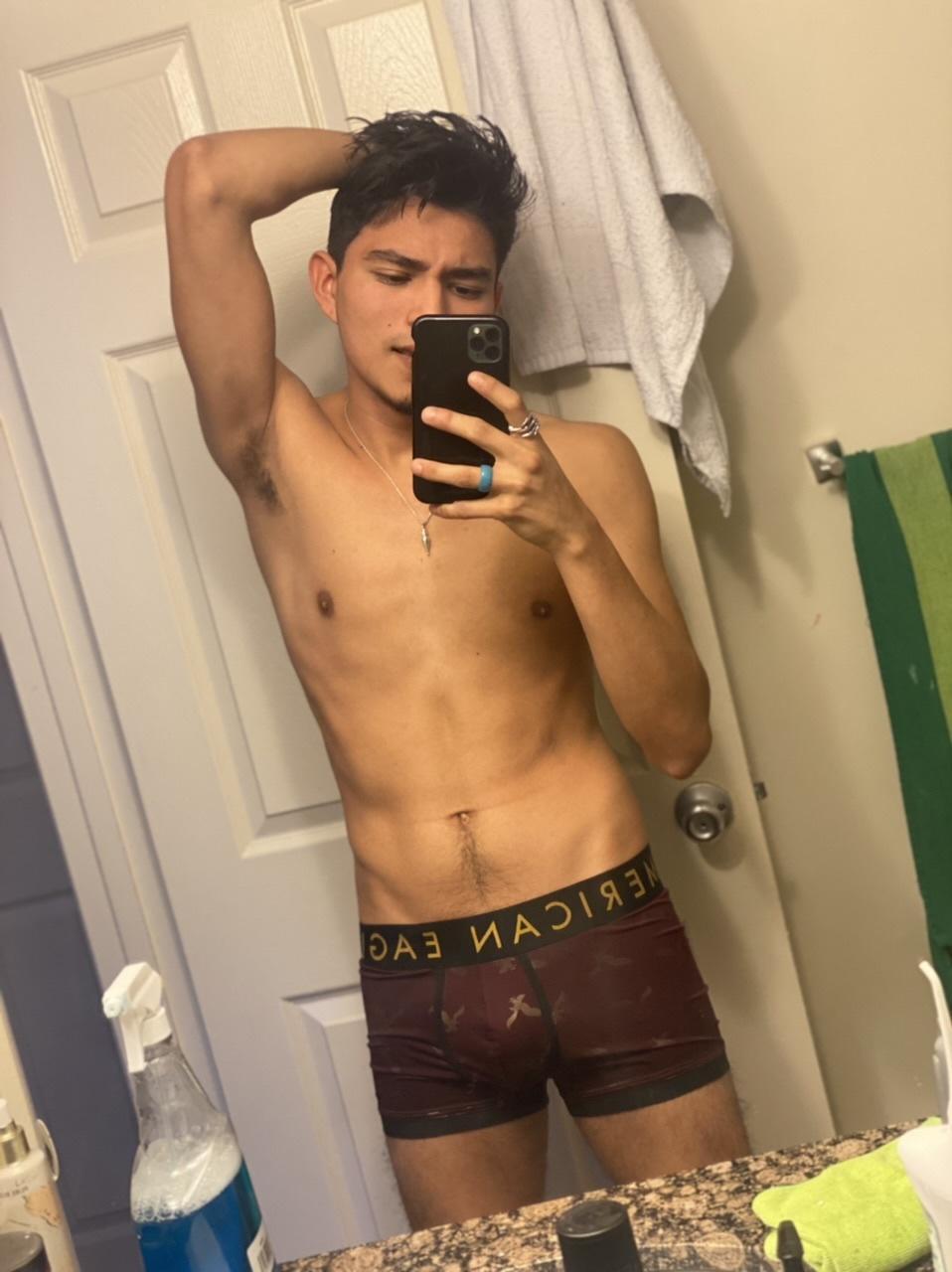 Latino uncutt profile image