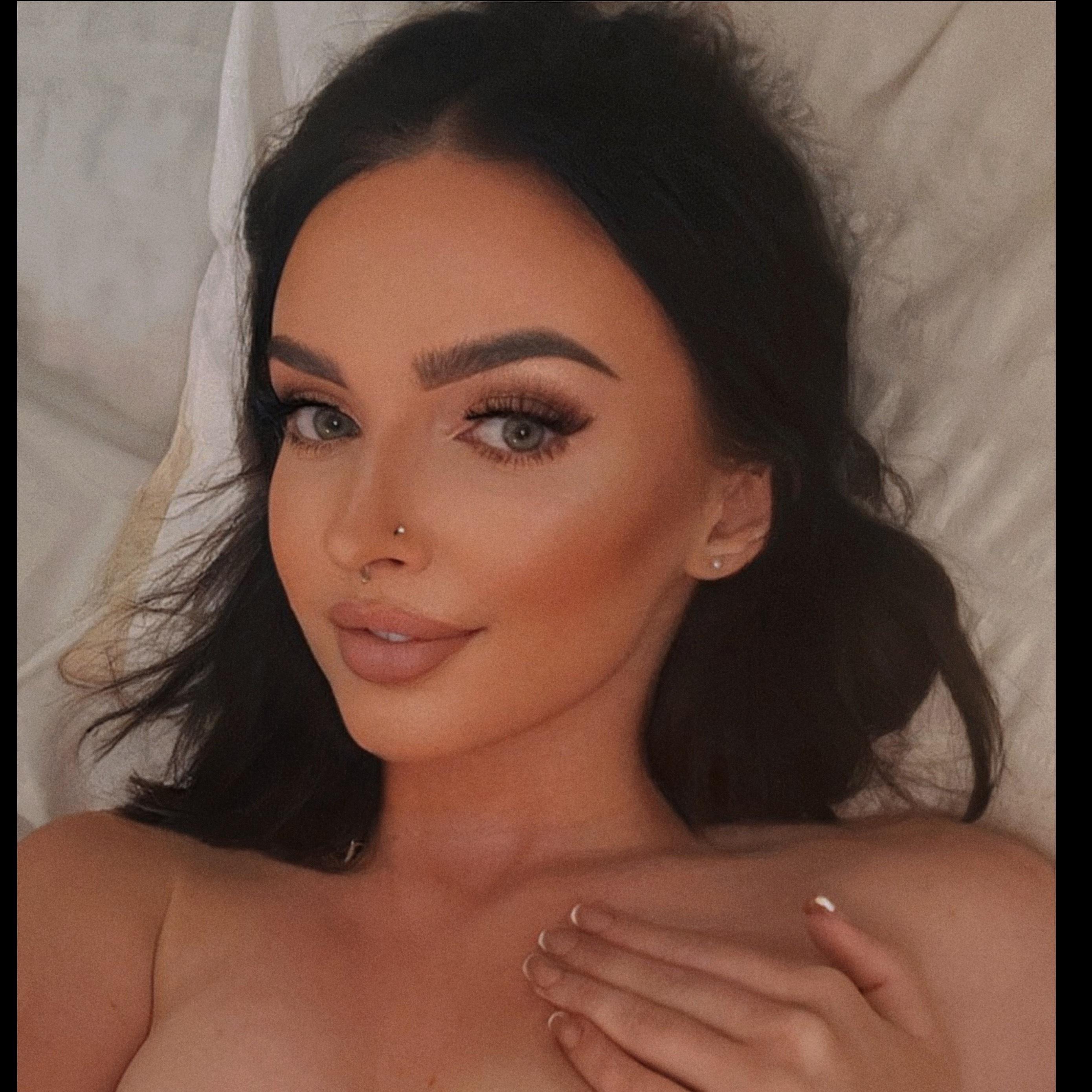 Holly-Ann profile image