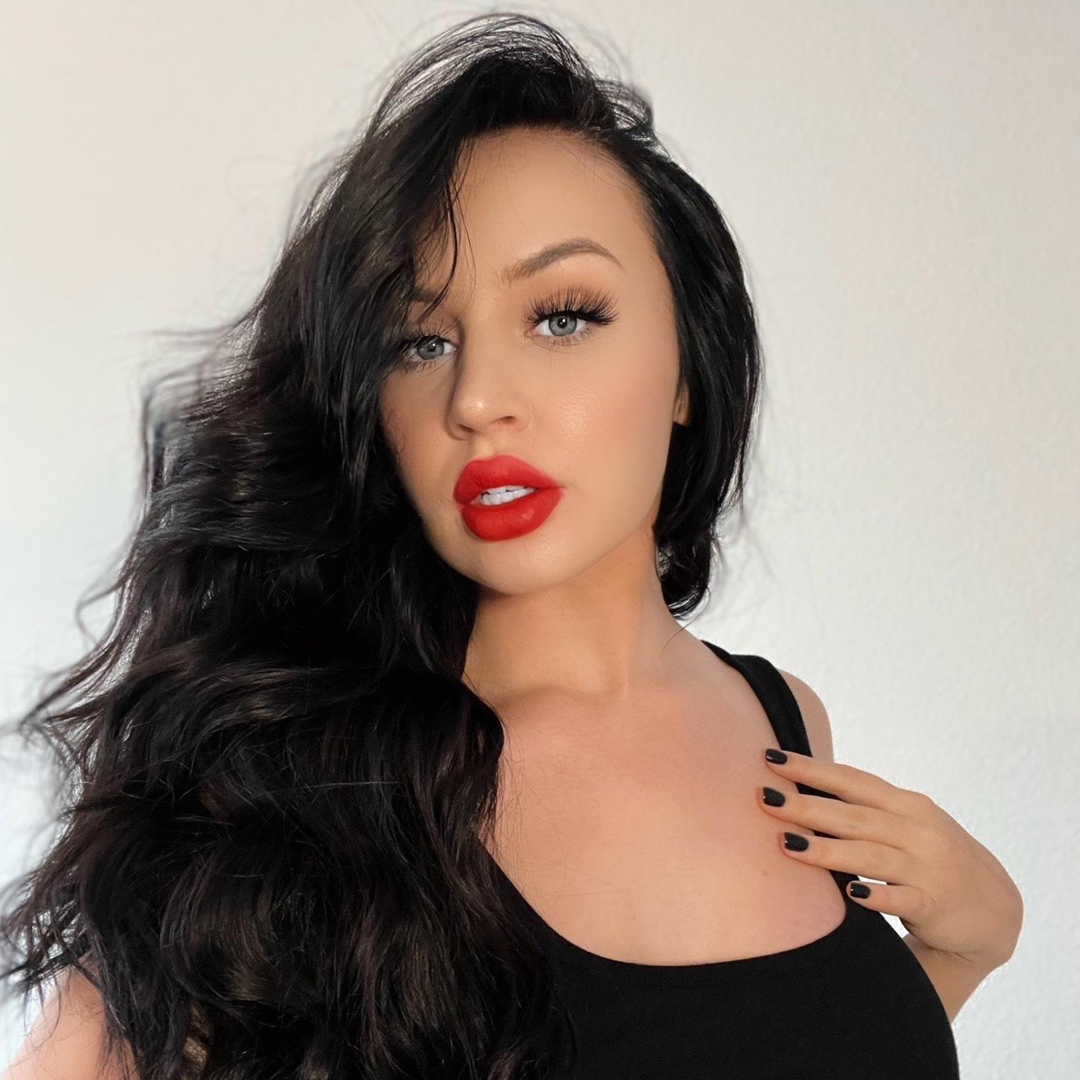 Em 🦋 profile image