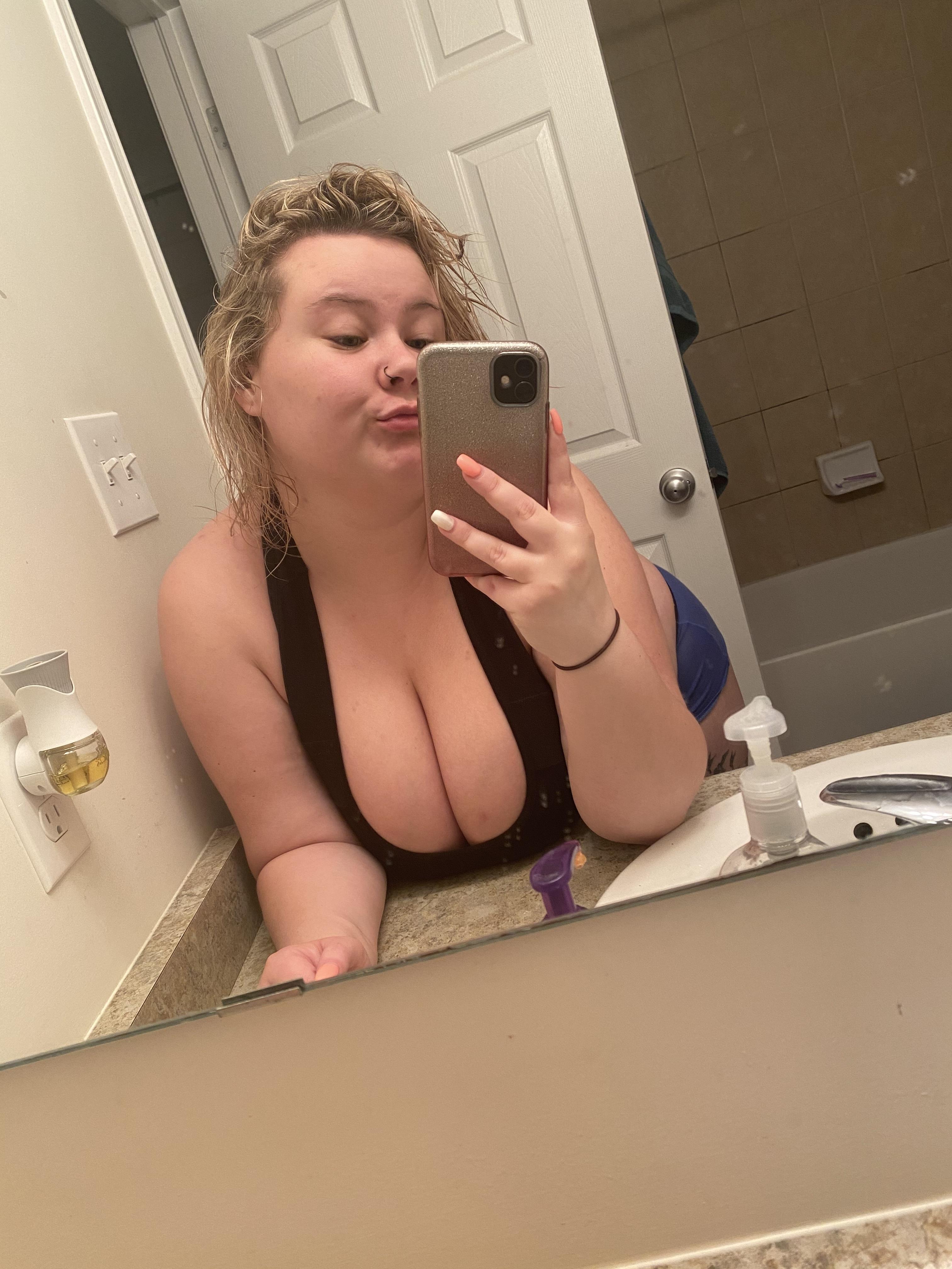 Veronica profile image