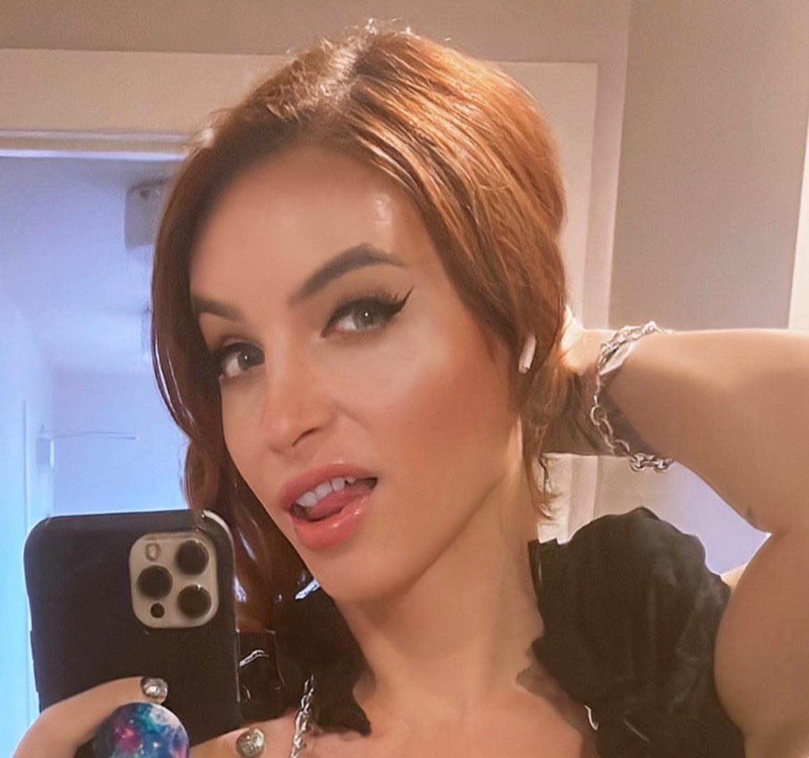 Janie Blade profile image