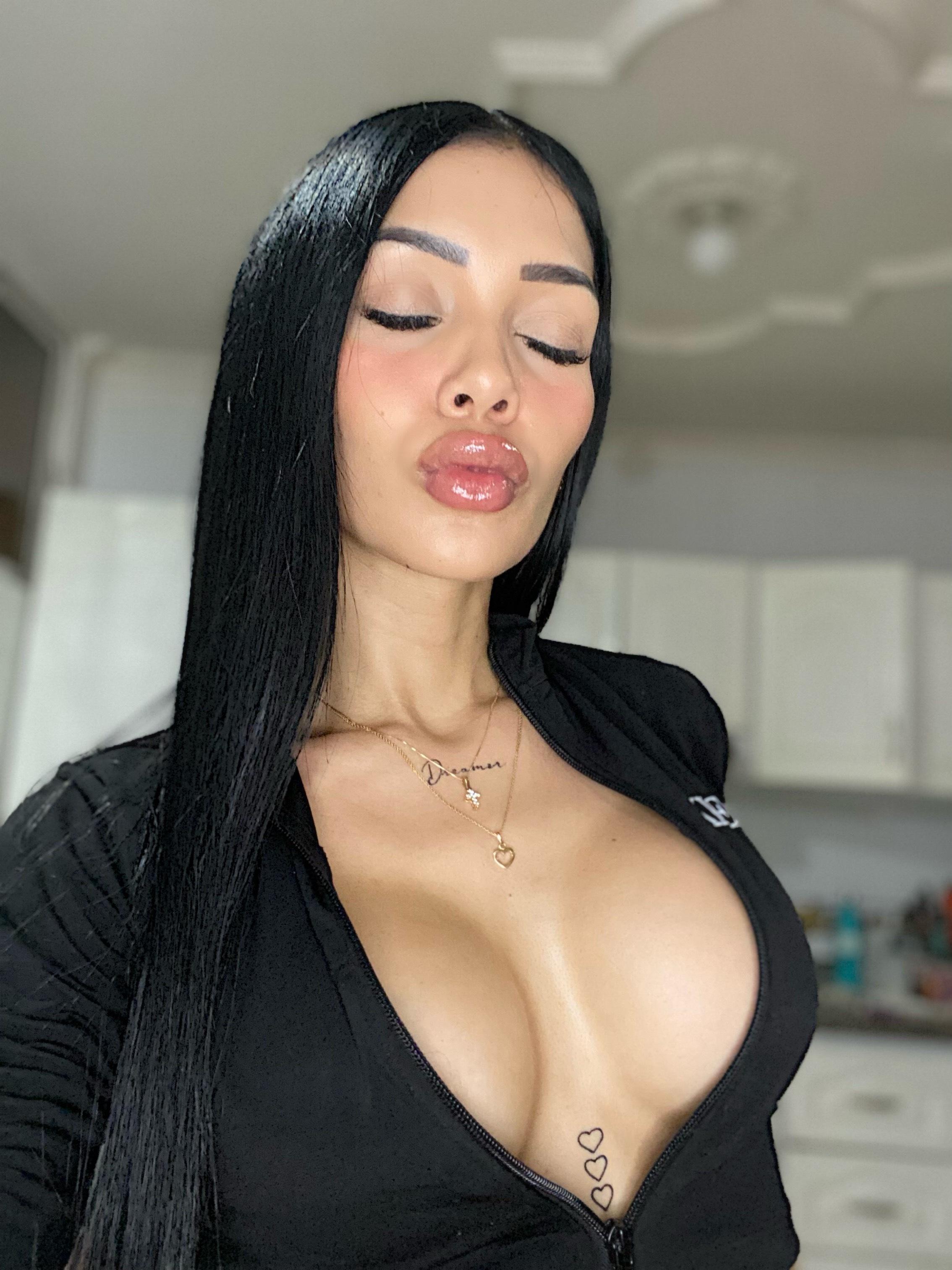 Vanessa Ramirez 🐼💗 profile image