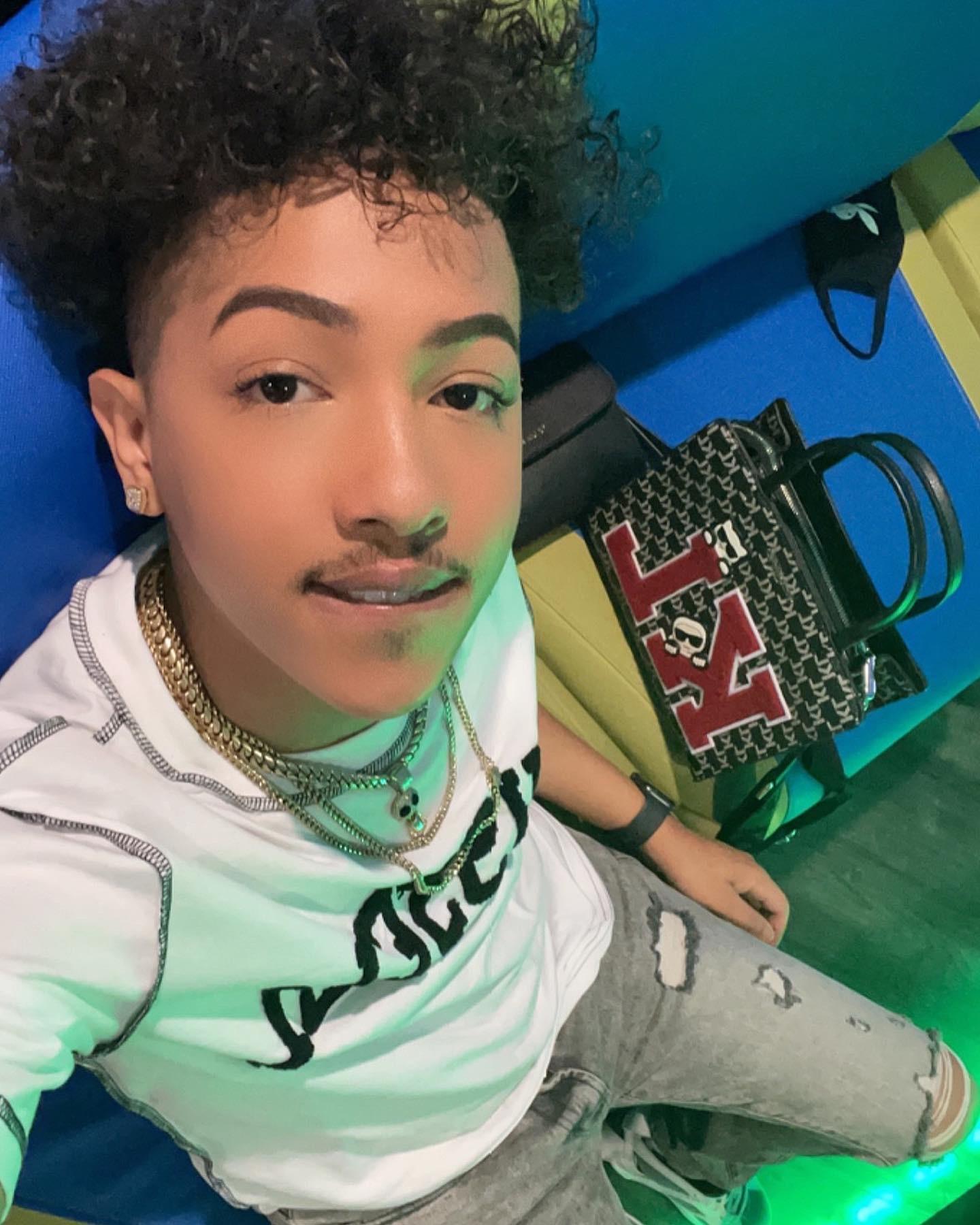 cokeonyonose profile image