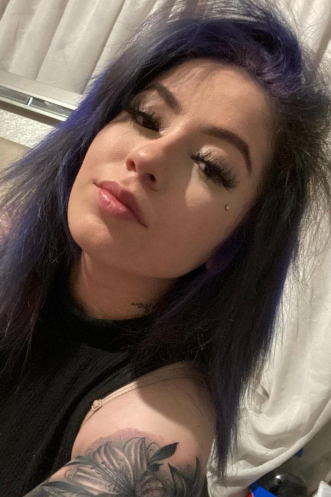 Miss wock 💜 profile image