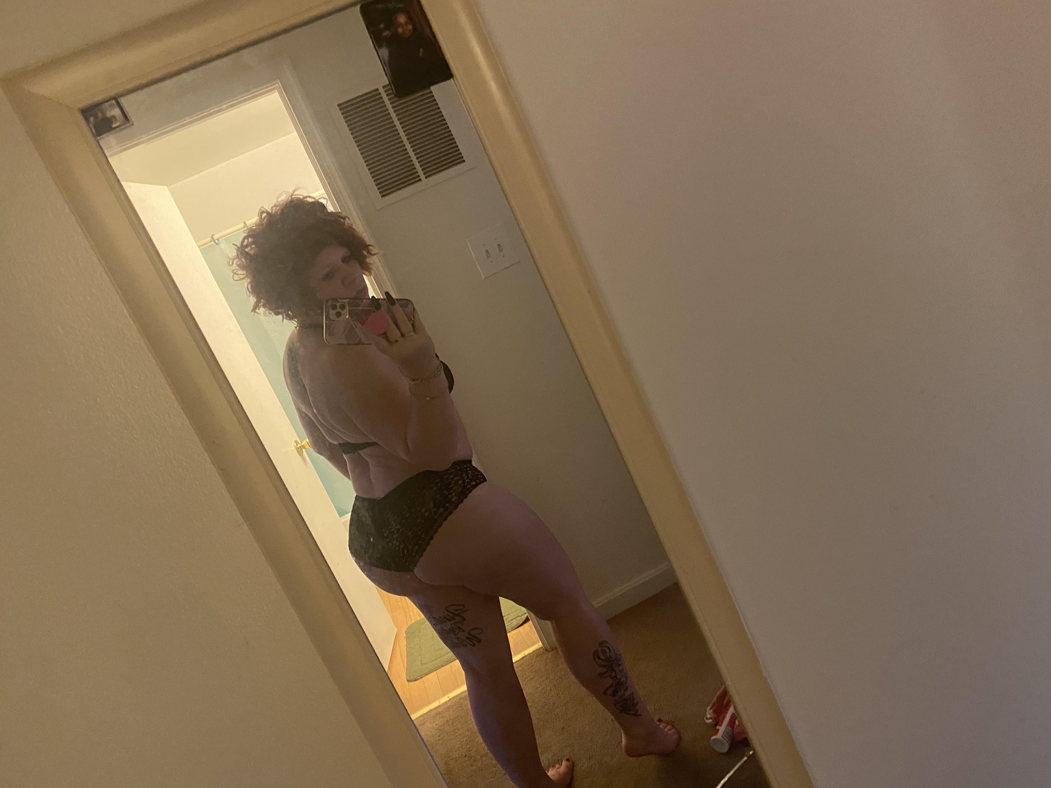 Fine red wine profile image