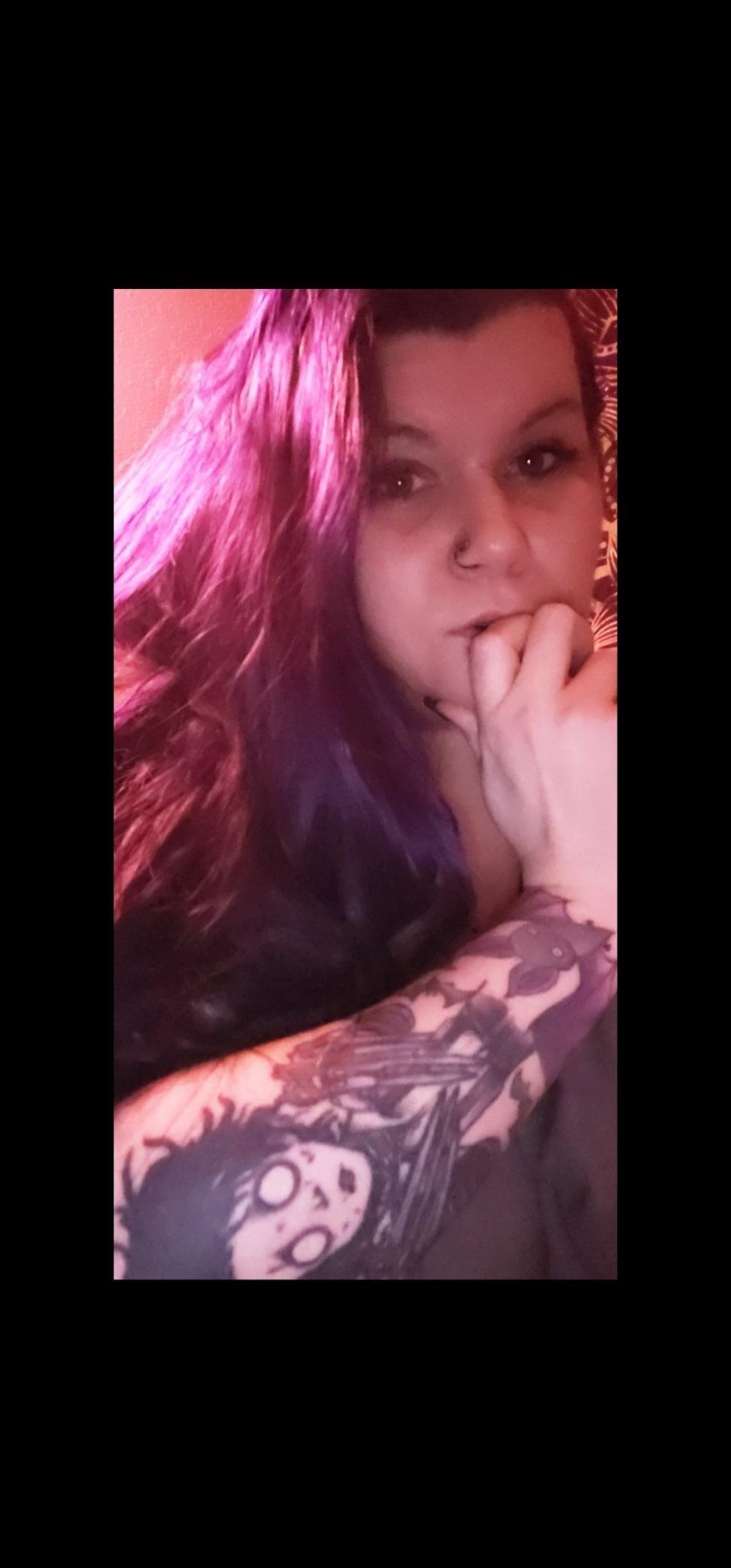 Nikki Phoenix profile image