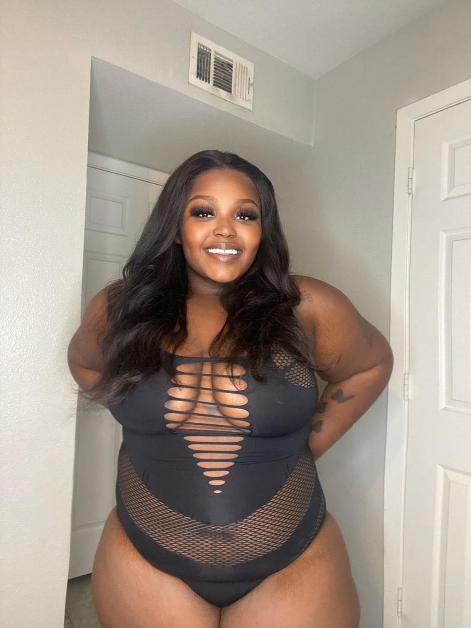 The Girl Next Door 🚪 💦 profile image